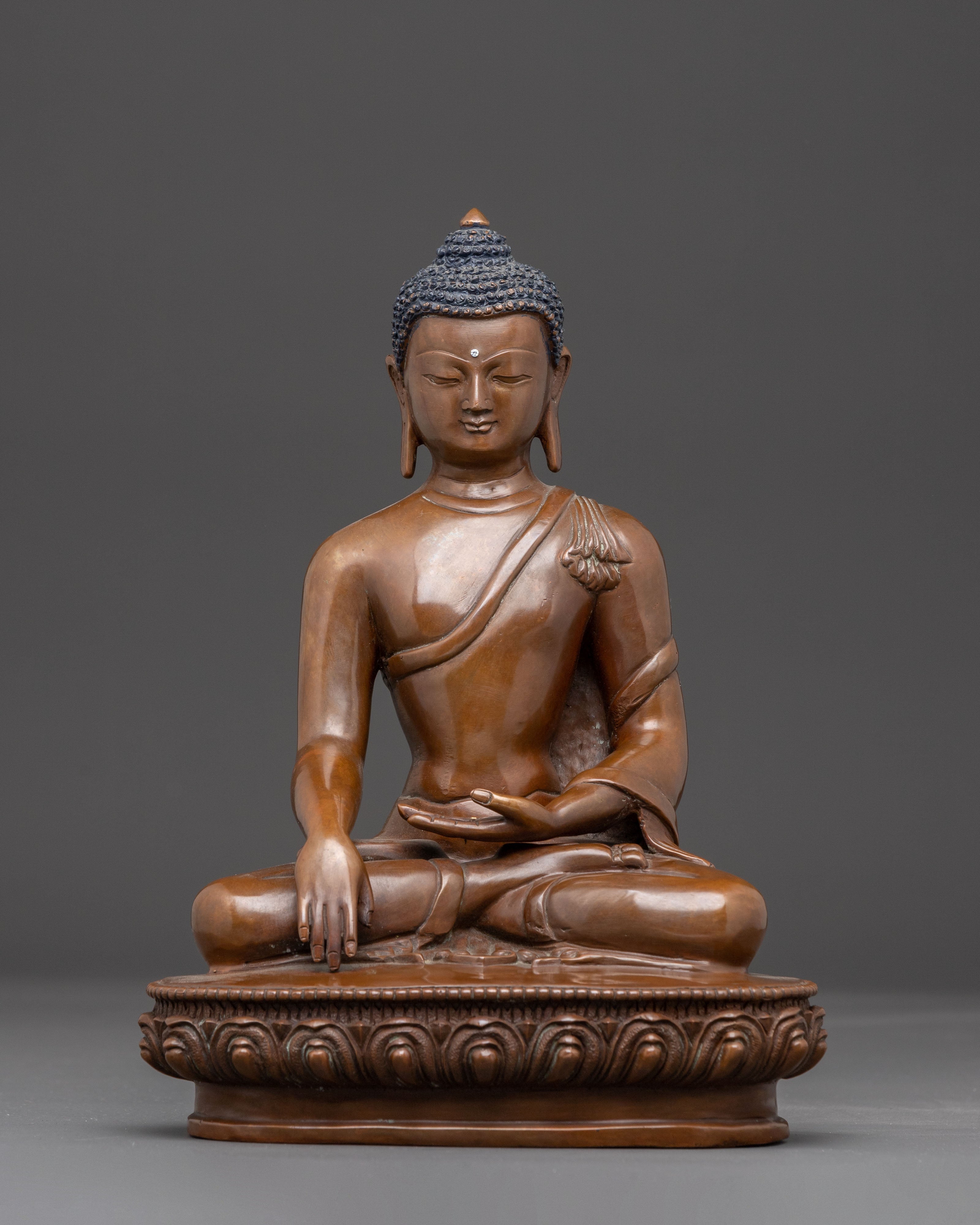 Statue of Buddha Shakyamuni