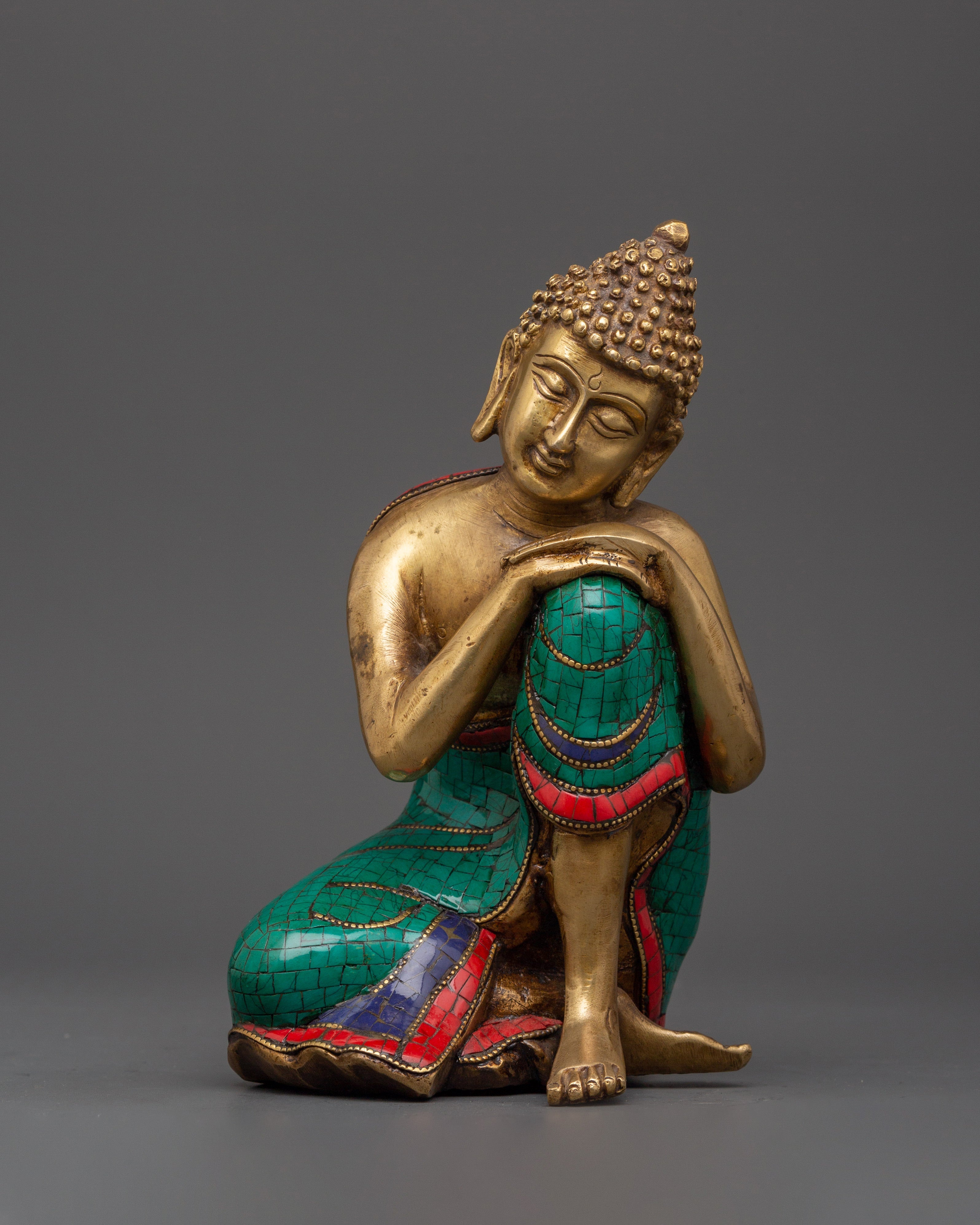 peaceful-buddha-statue