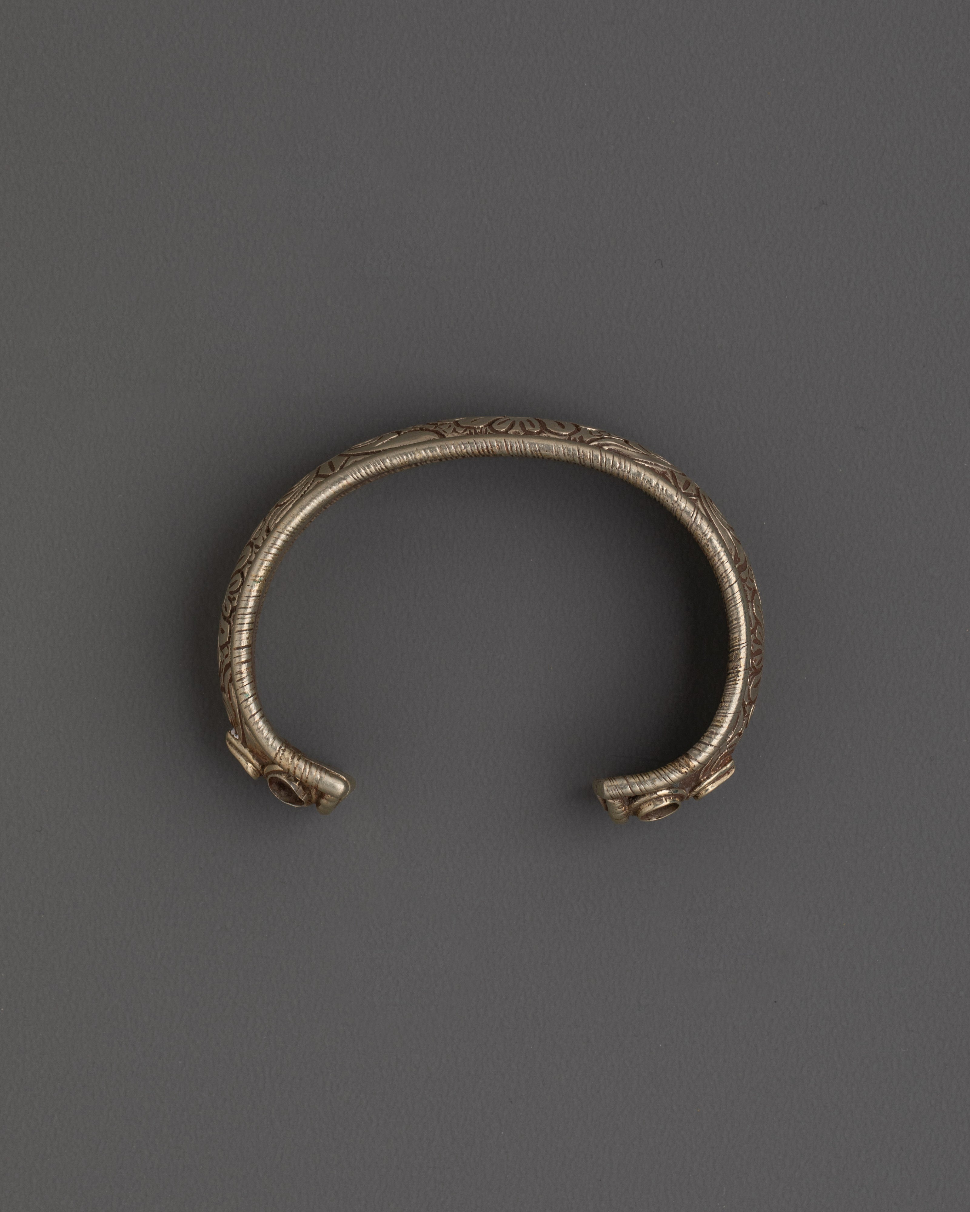 traditional-white-metal-bracelet