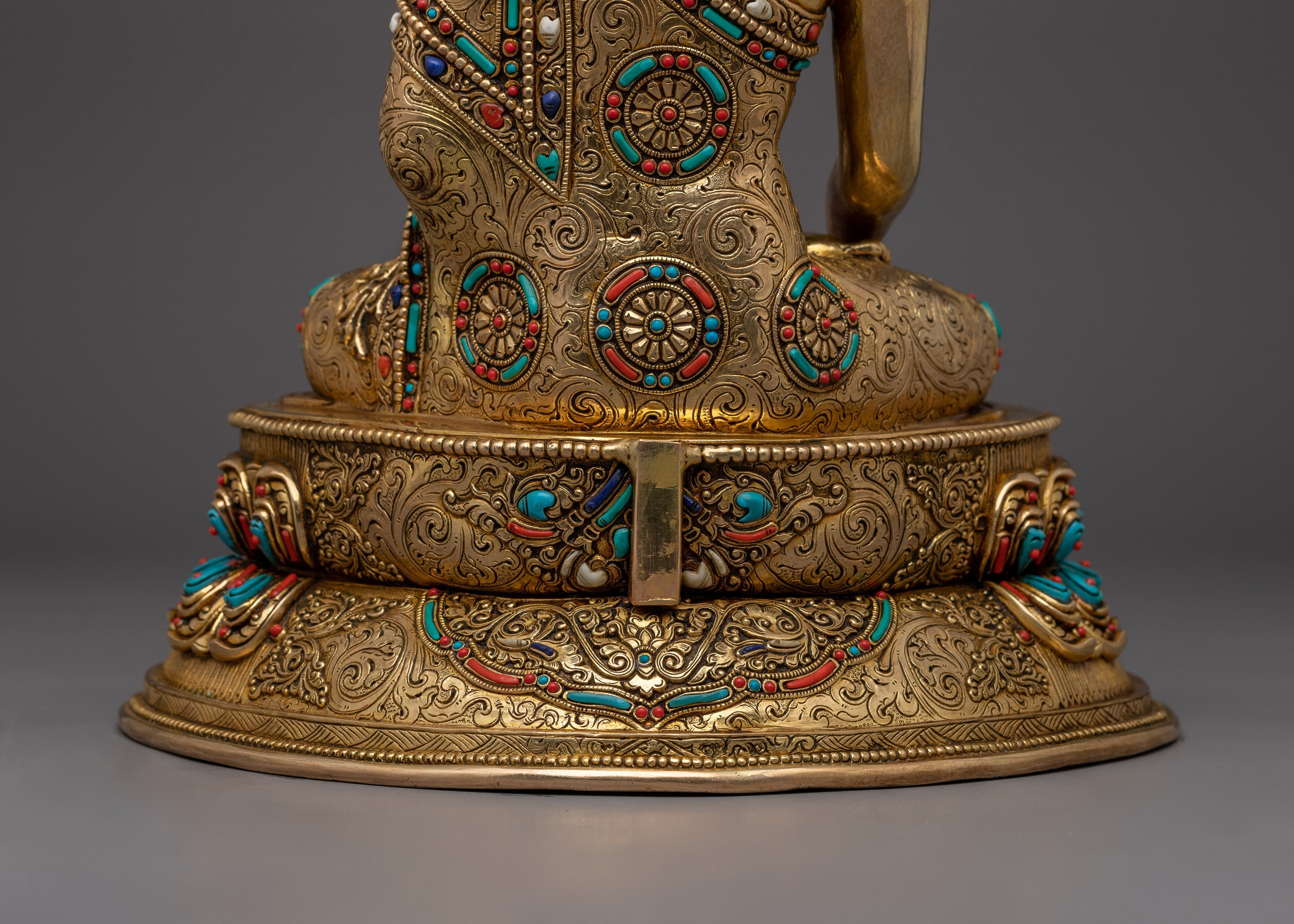 Founder of Buddhism Shakyamuni Buddha | Gautama Buddha - The Honored One