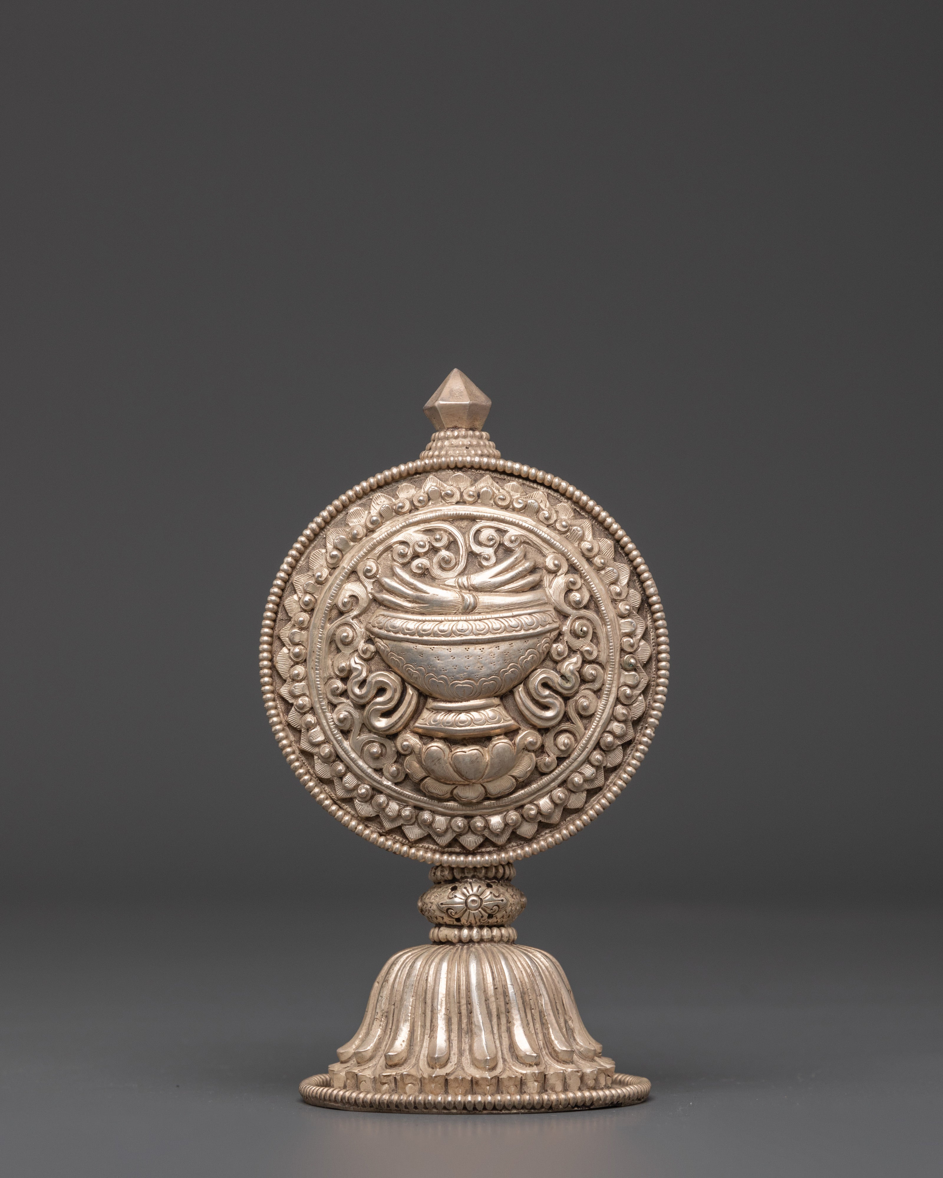 Buddhist Eight Auspicious Symbols of Prosperity | Spiritual Home Decor