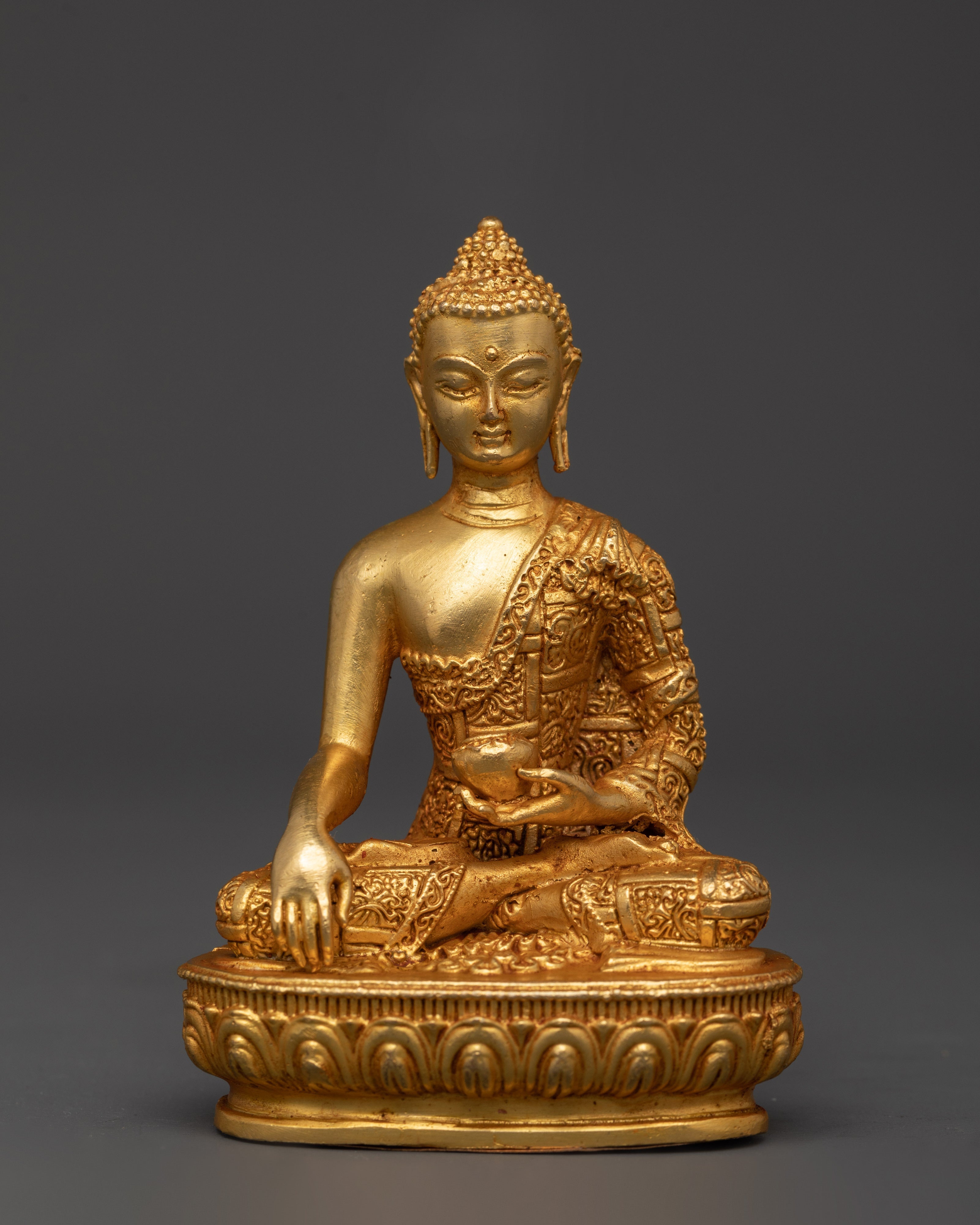 Shakyamuni Buddha Seated on Lotus