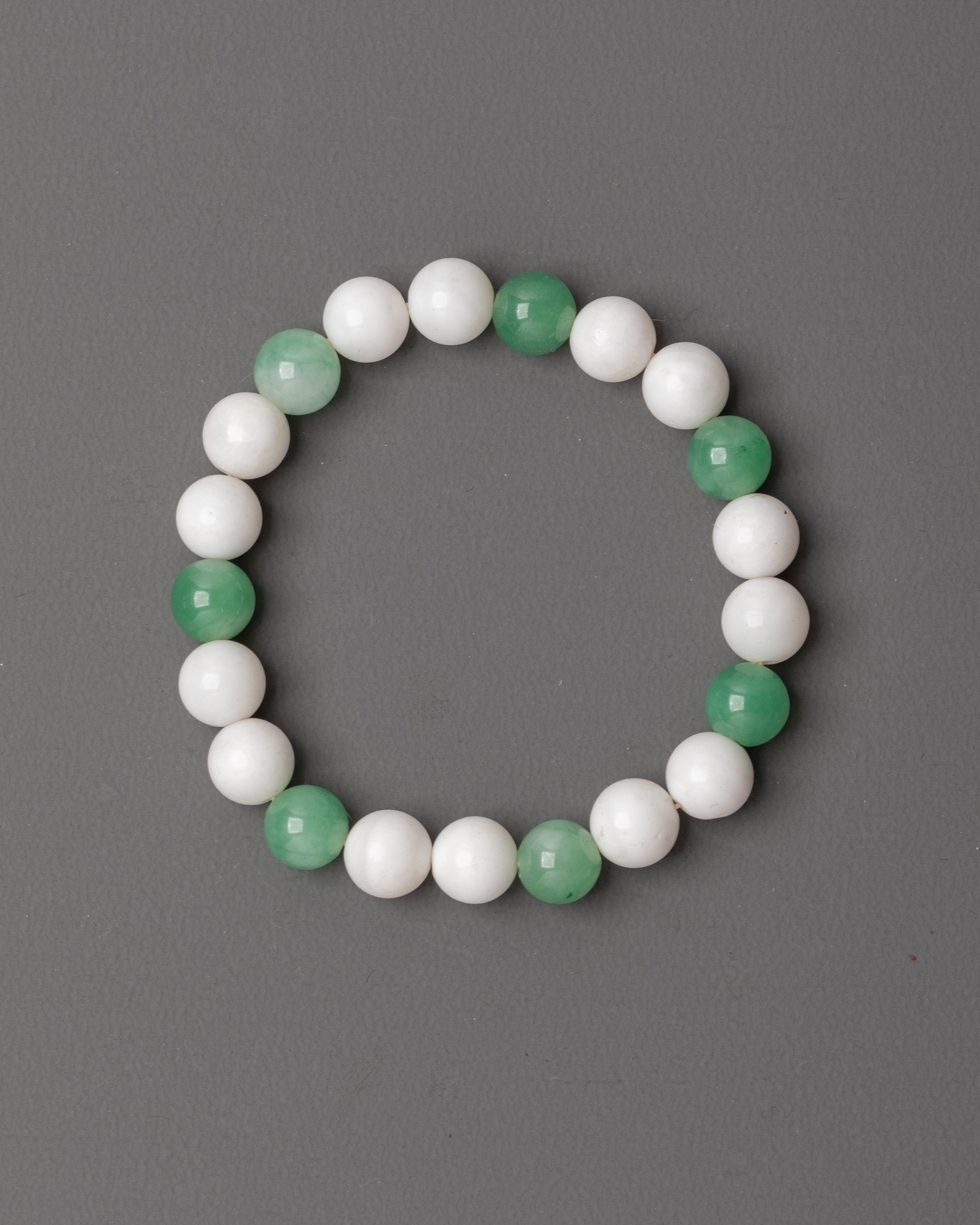 Green and White Beaded Bracelet