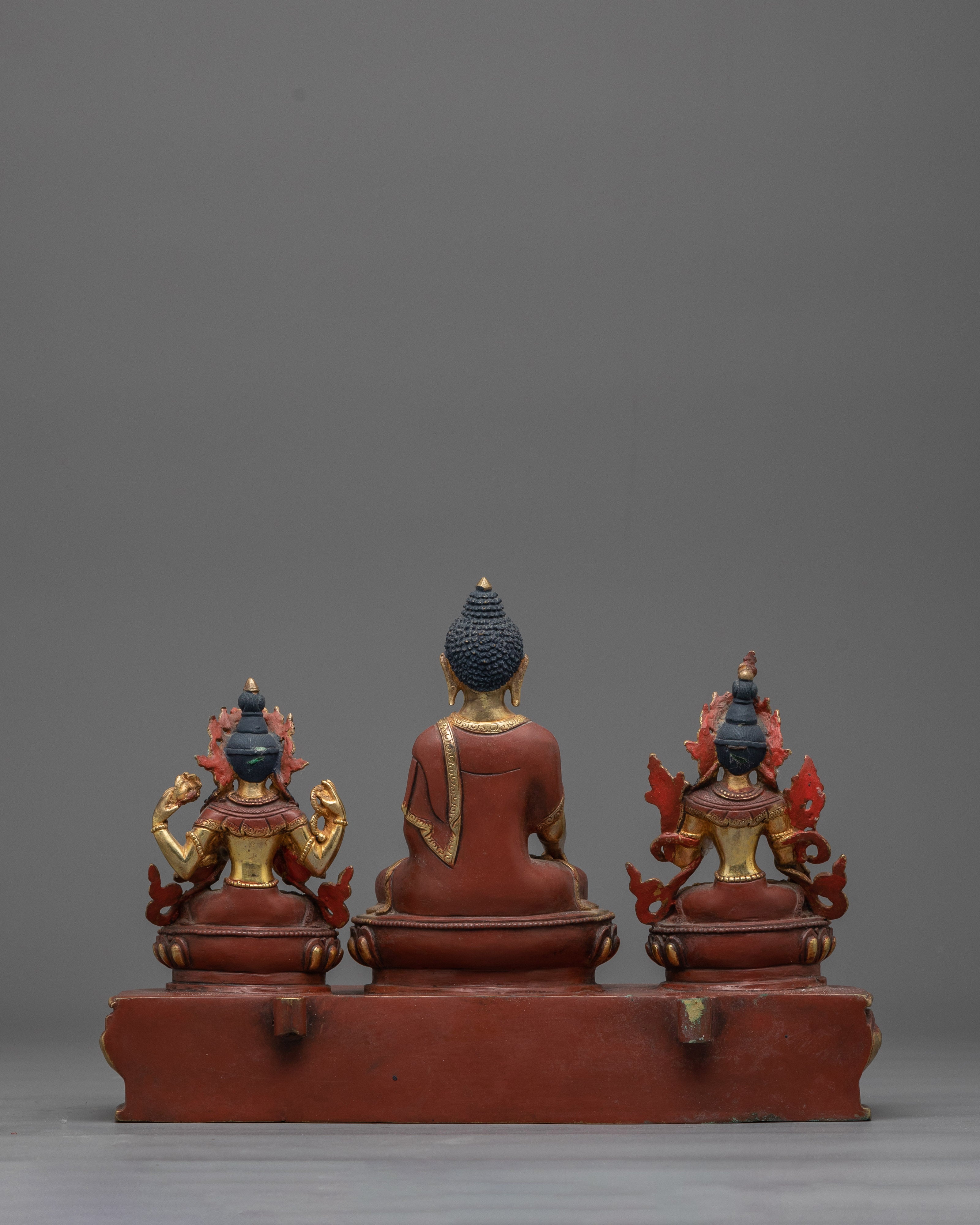 Shakyamuni Buddha with Sitatara and Chenrezig | Embark on a Journey of Enlightenment