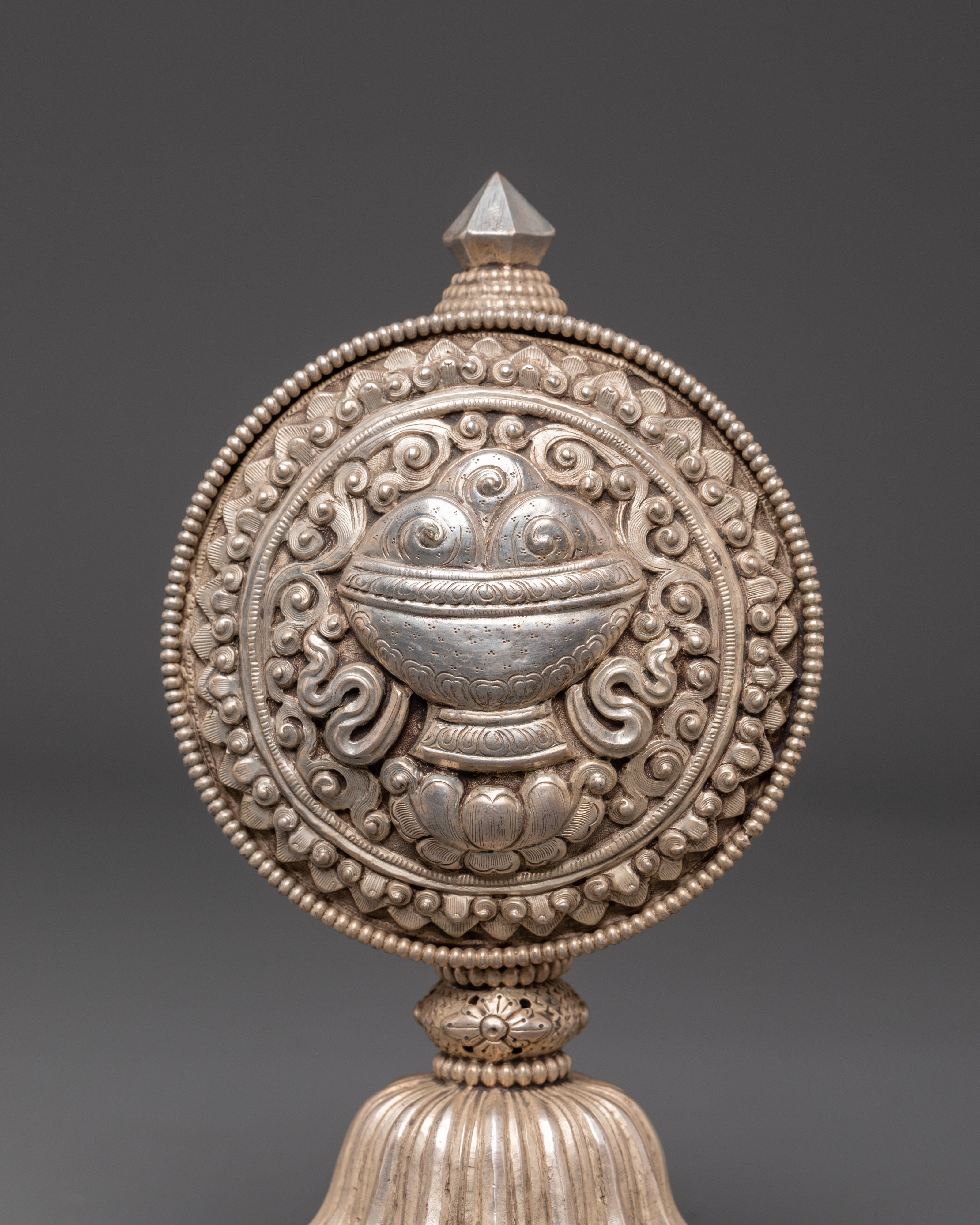 Buddhist Eight Auspicious Symbols of Prosperity | Spiritual Home Decor