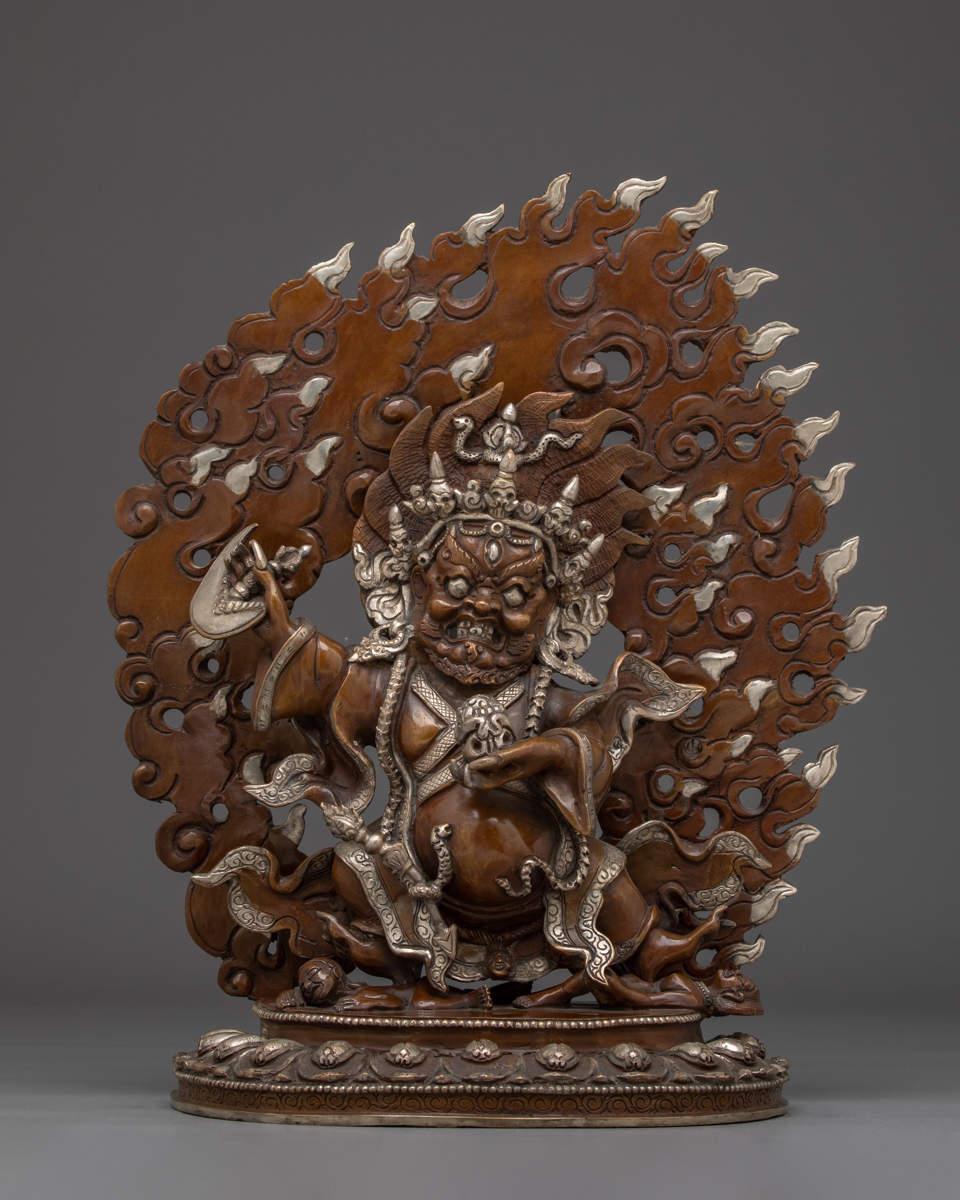 fierce-compassion-deity-mahakala-bernagchen
