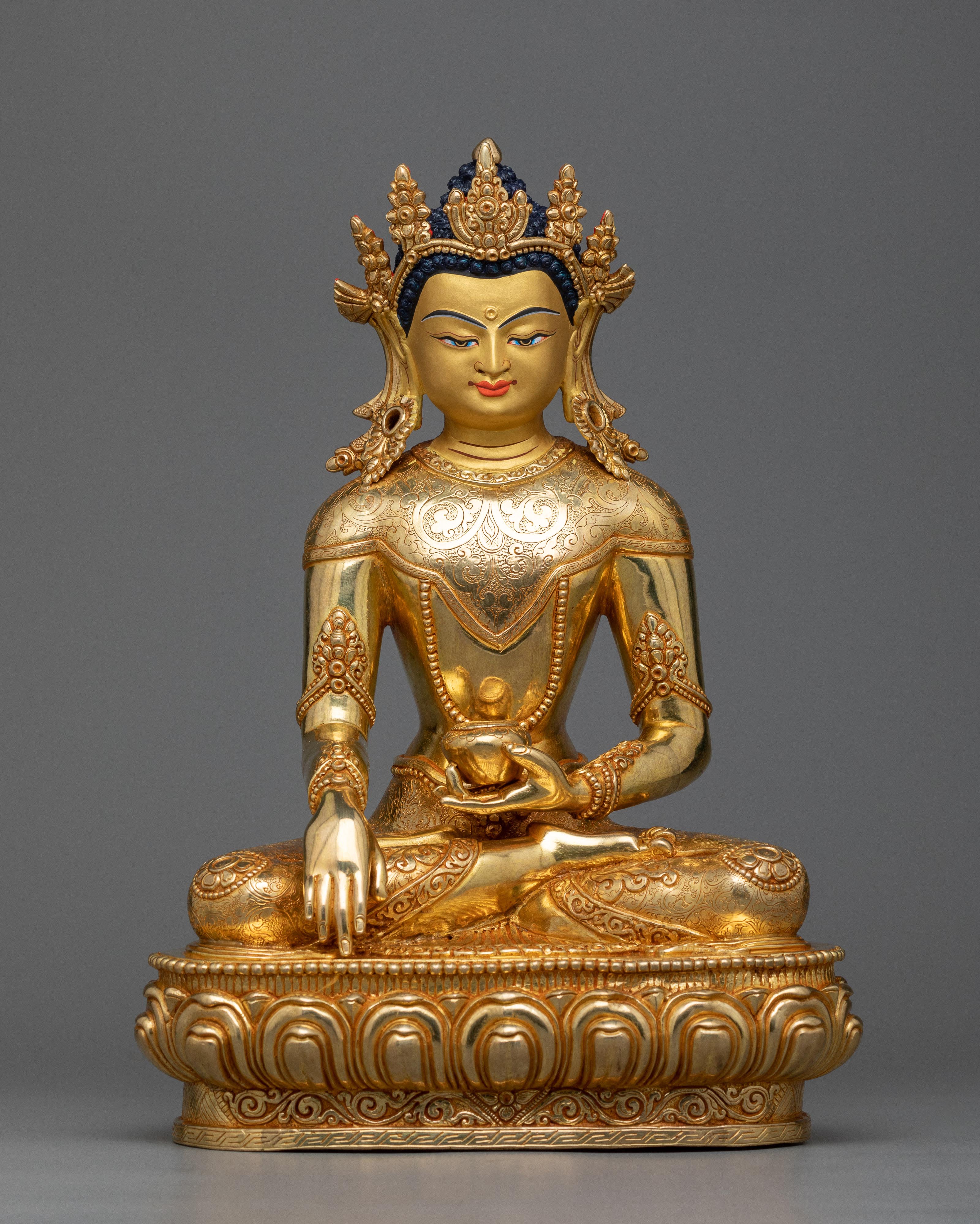 crown-shakyamuni-buddha-gilt statue