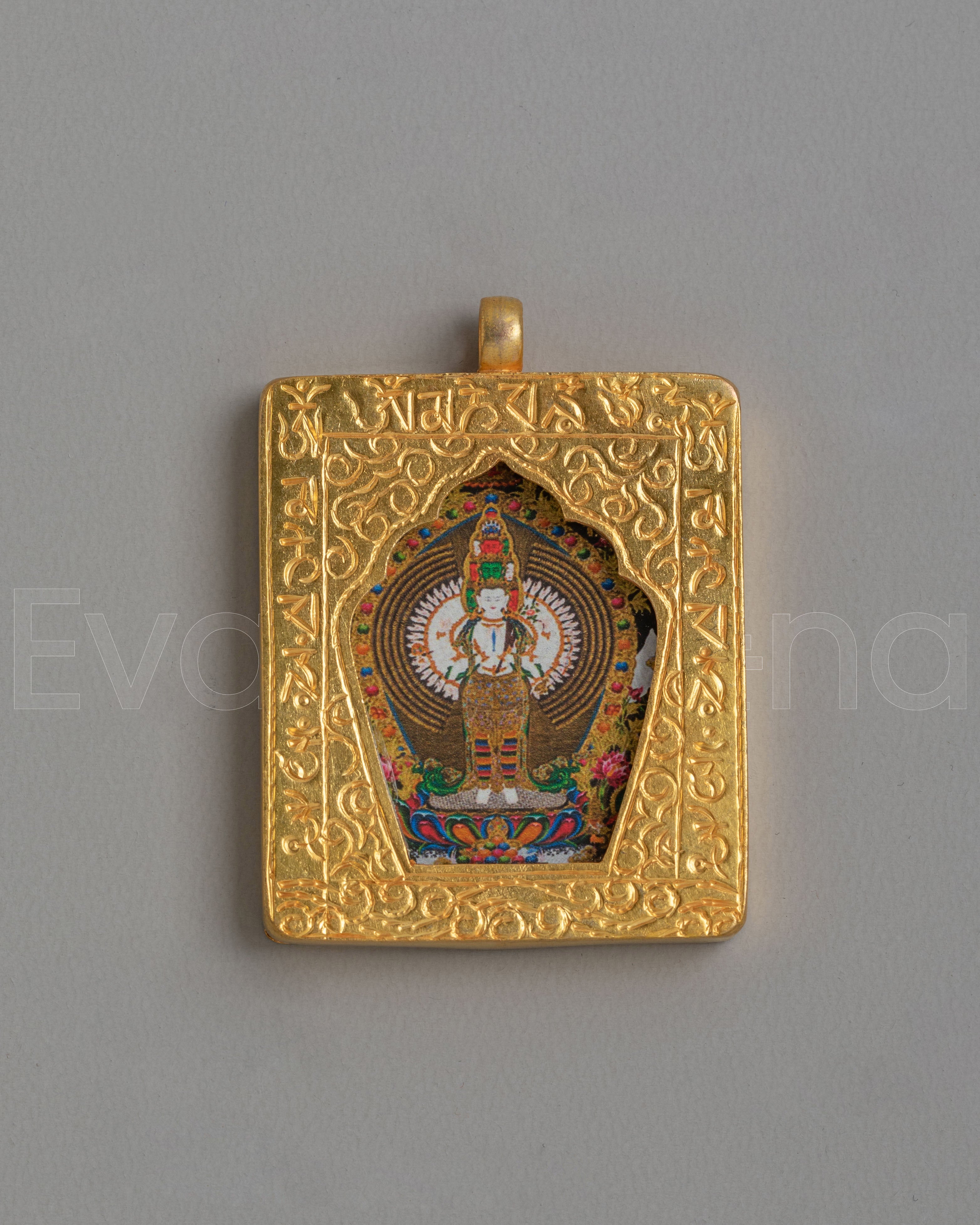 1000-armed-Chenrezig-Locket
