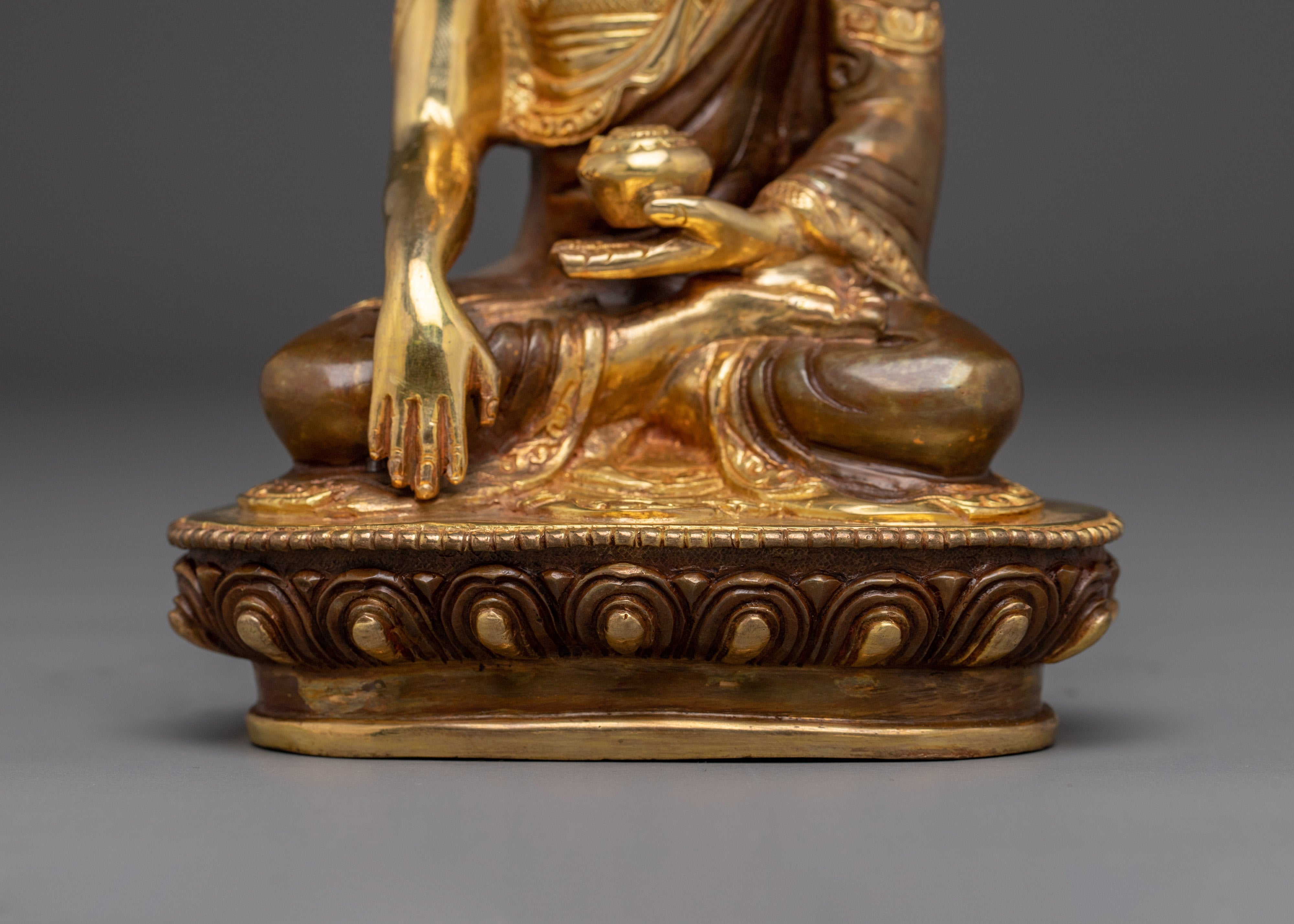 Buddhist Spiritual Teacher Shakyamuni Buddha | The Founder of Buddhism