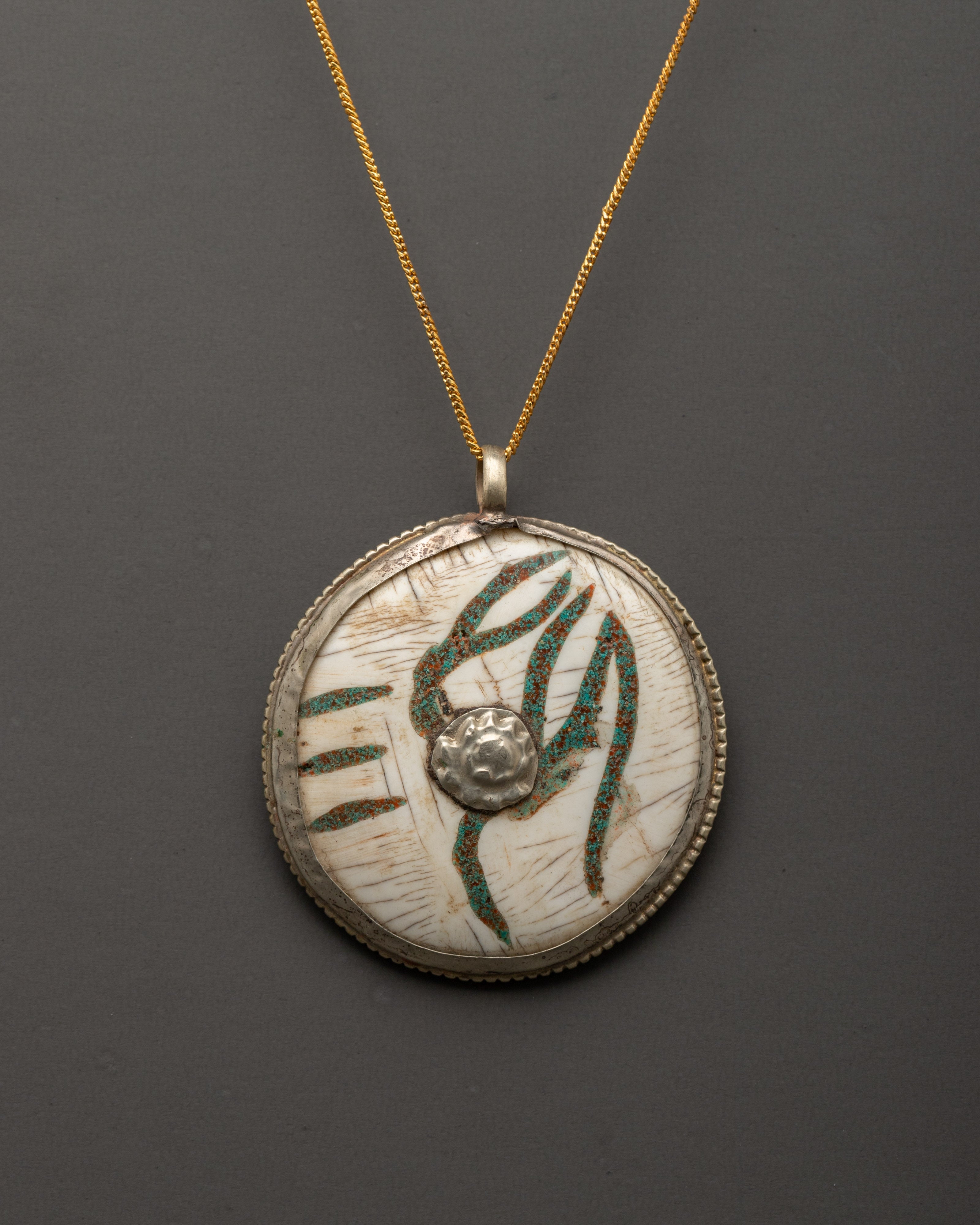 locket-with-silver-plating