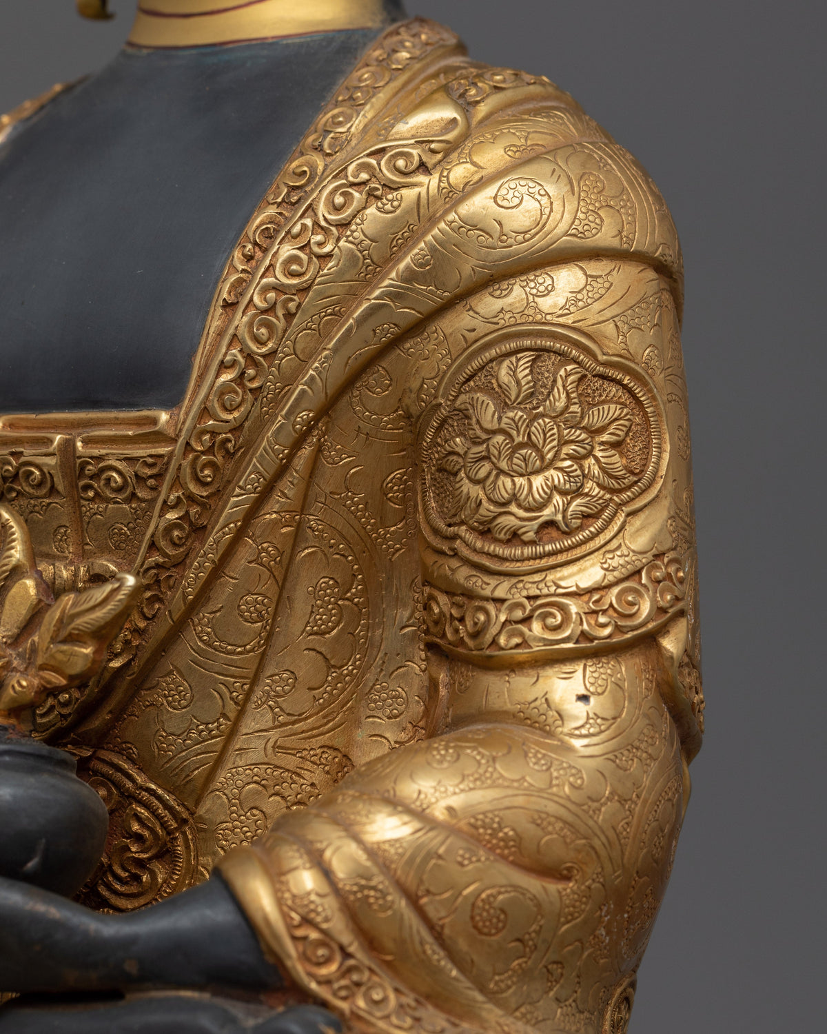 Healing Energy Bhaishajyaguru Medicine Buddha Sculpture | One of The Prominent Figures