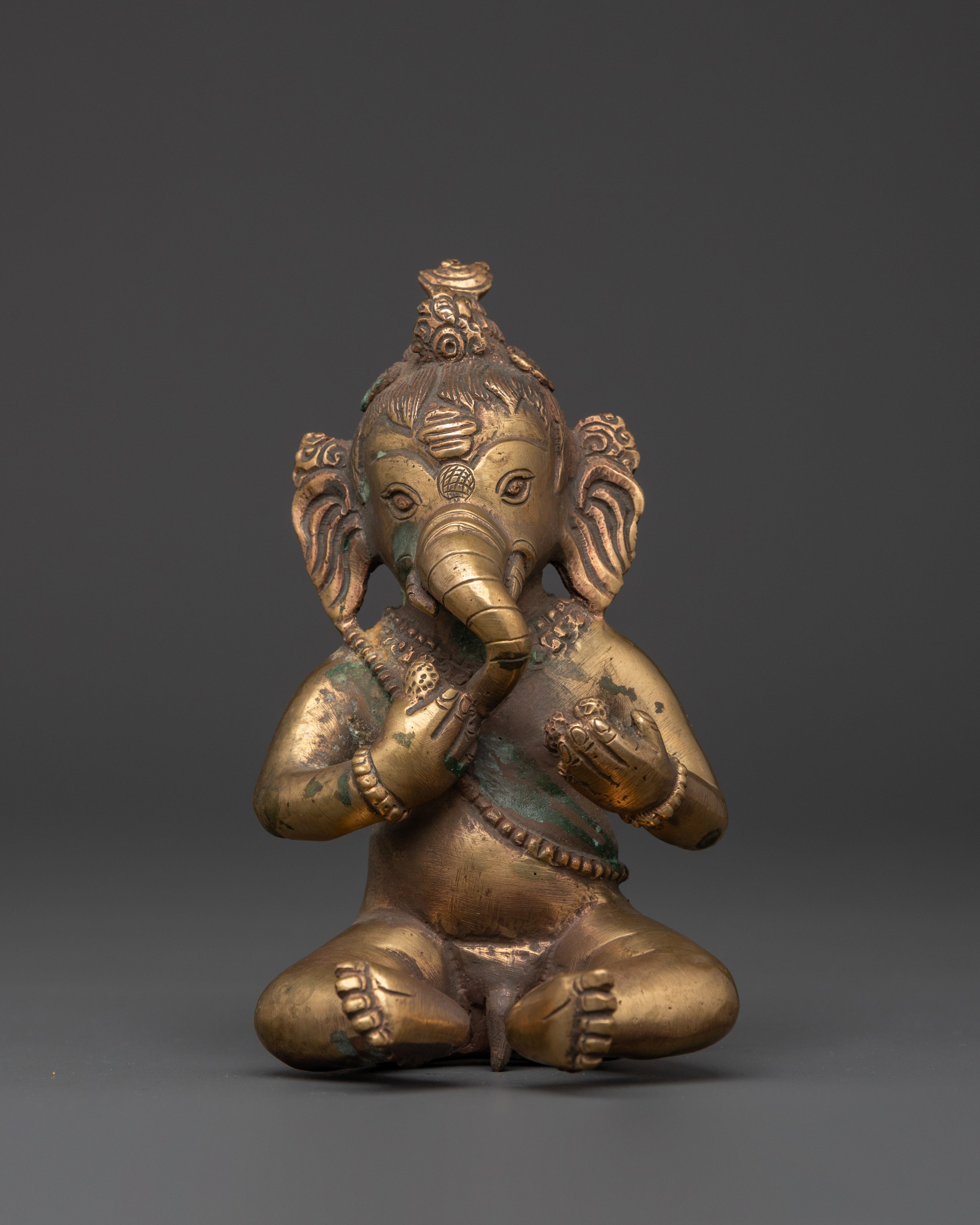 God of wisdom Ganesh figurine