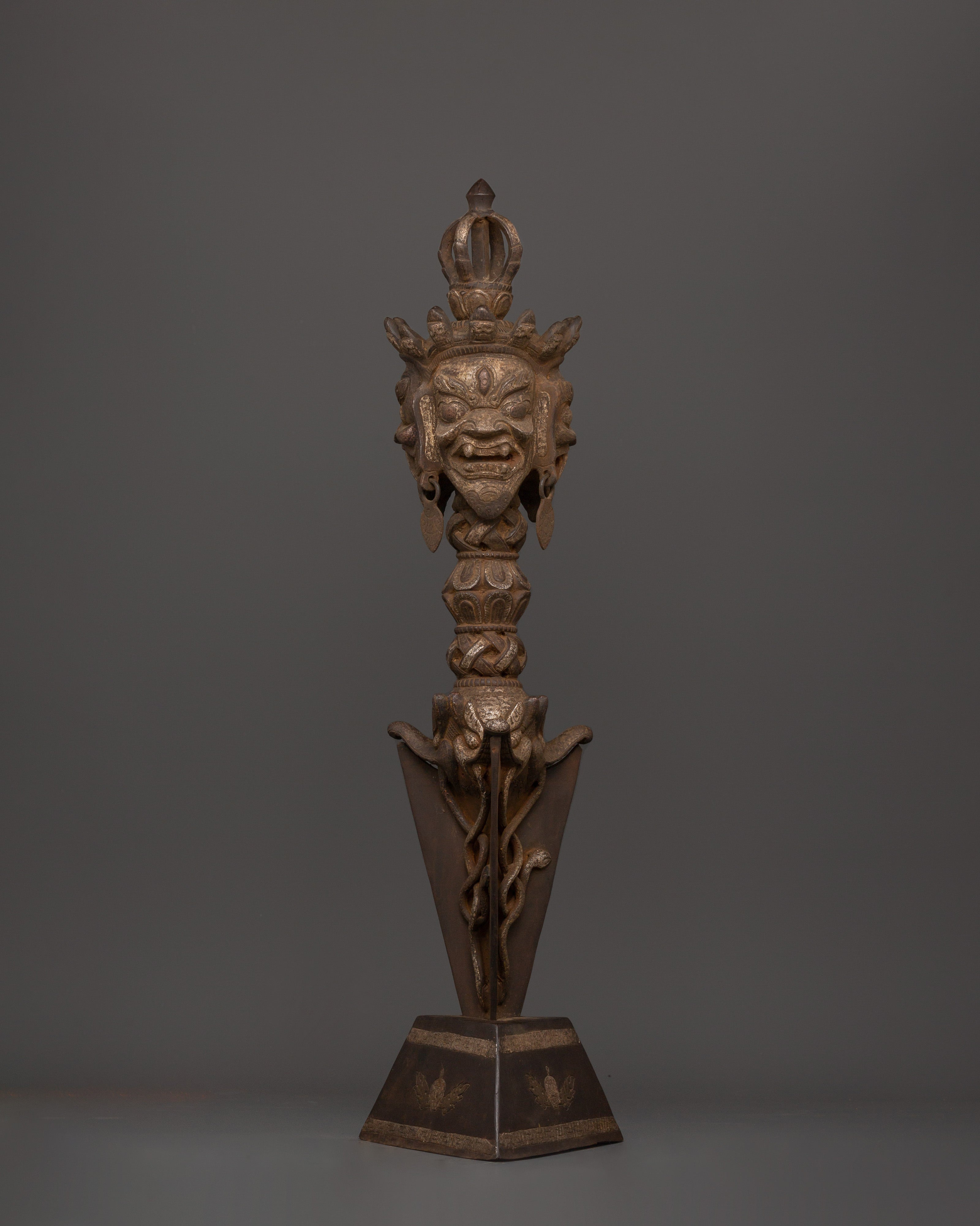 tibetan-buddhist-mahakala-phurba