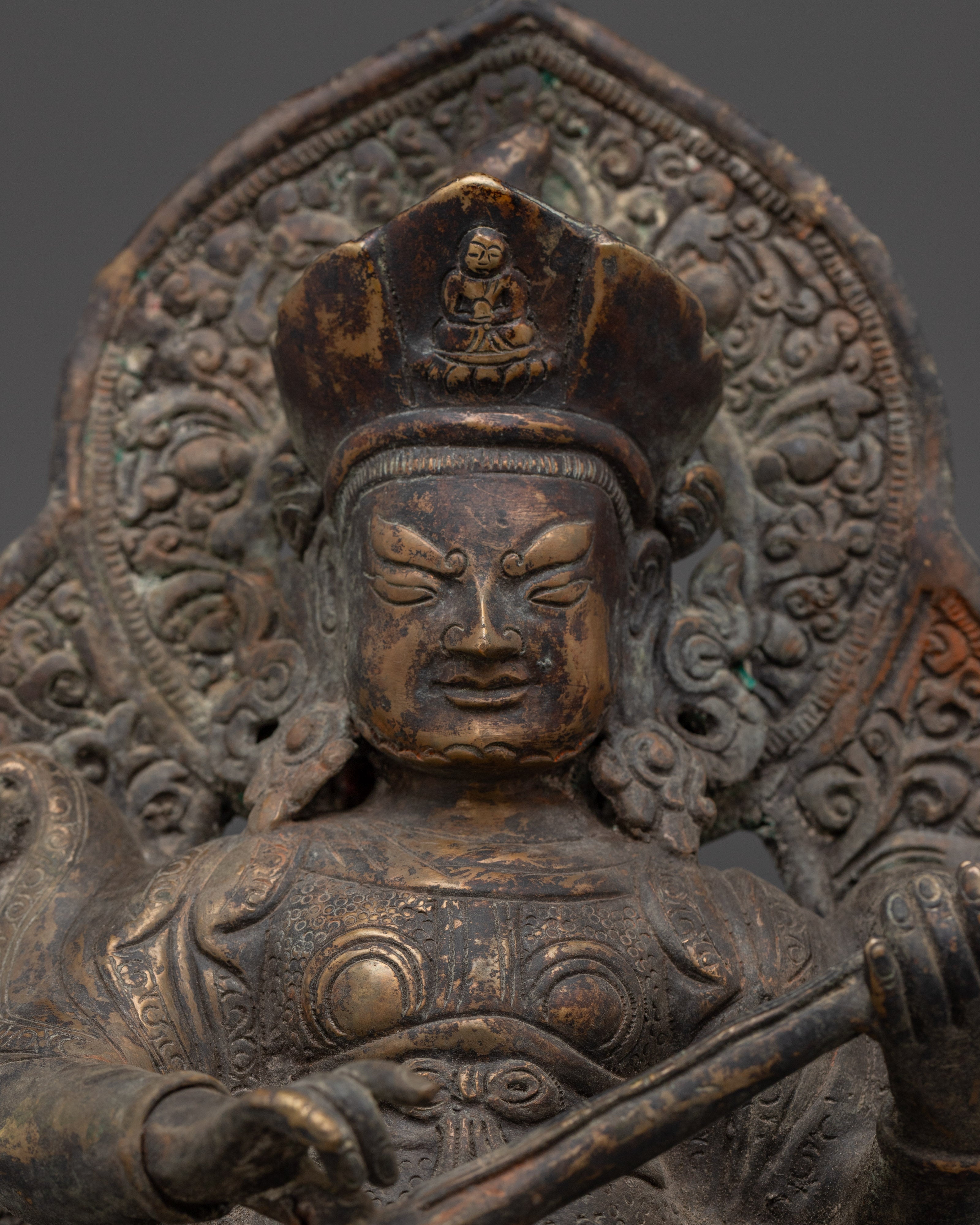 Dhatarattha Statue | Guardian King of the East