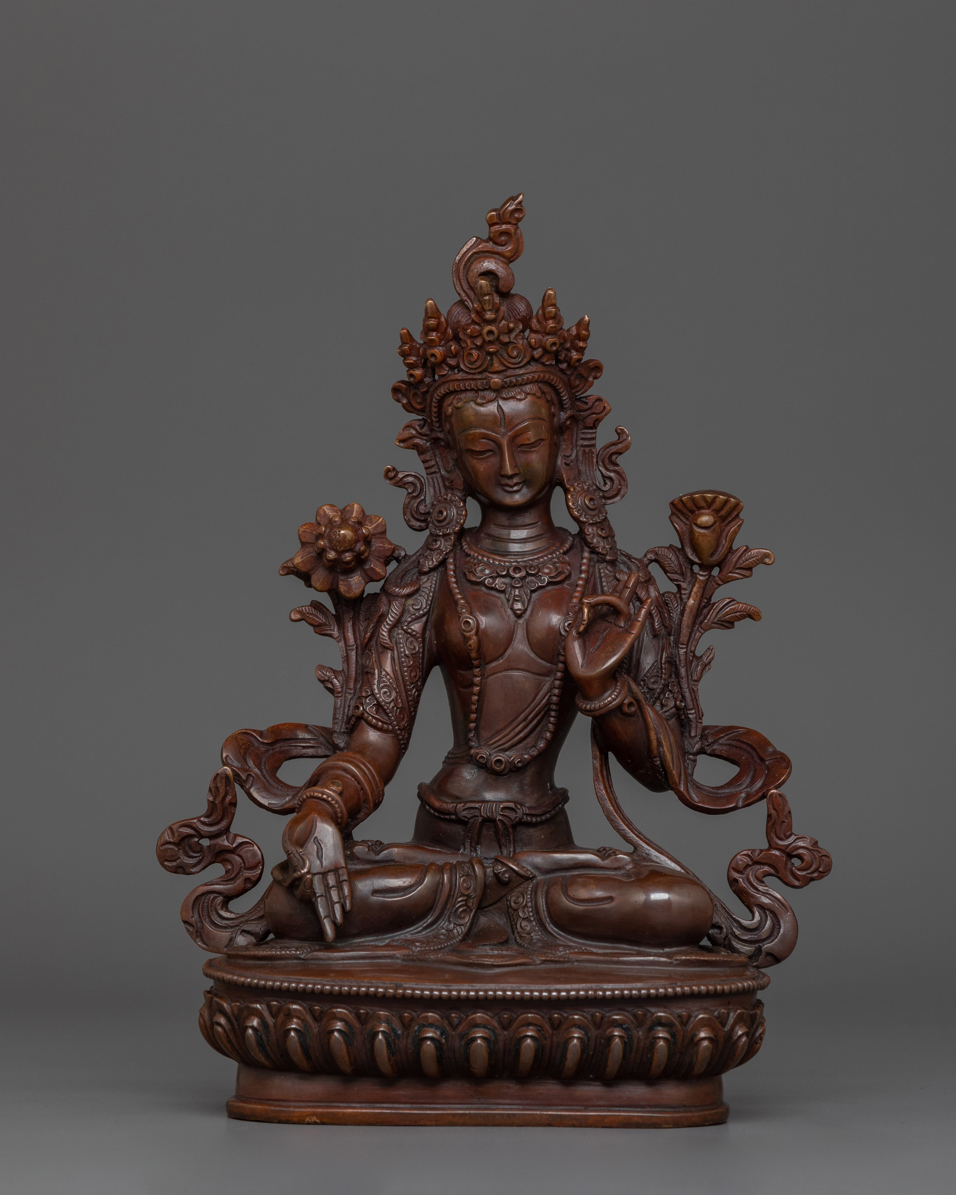 divine-sculpture-of-white-tara