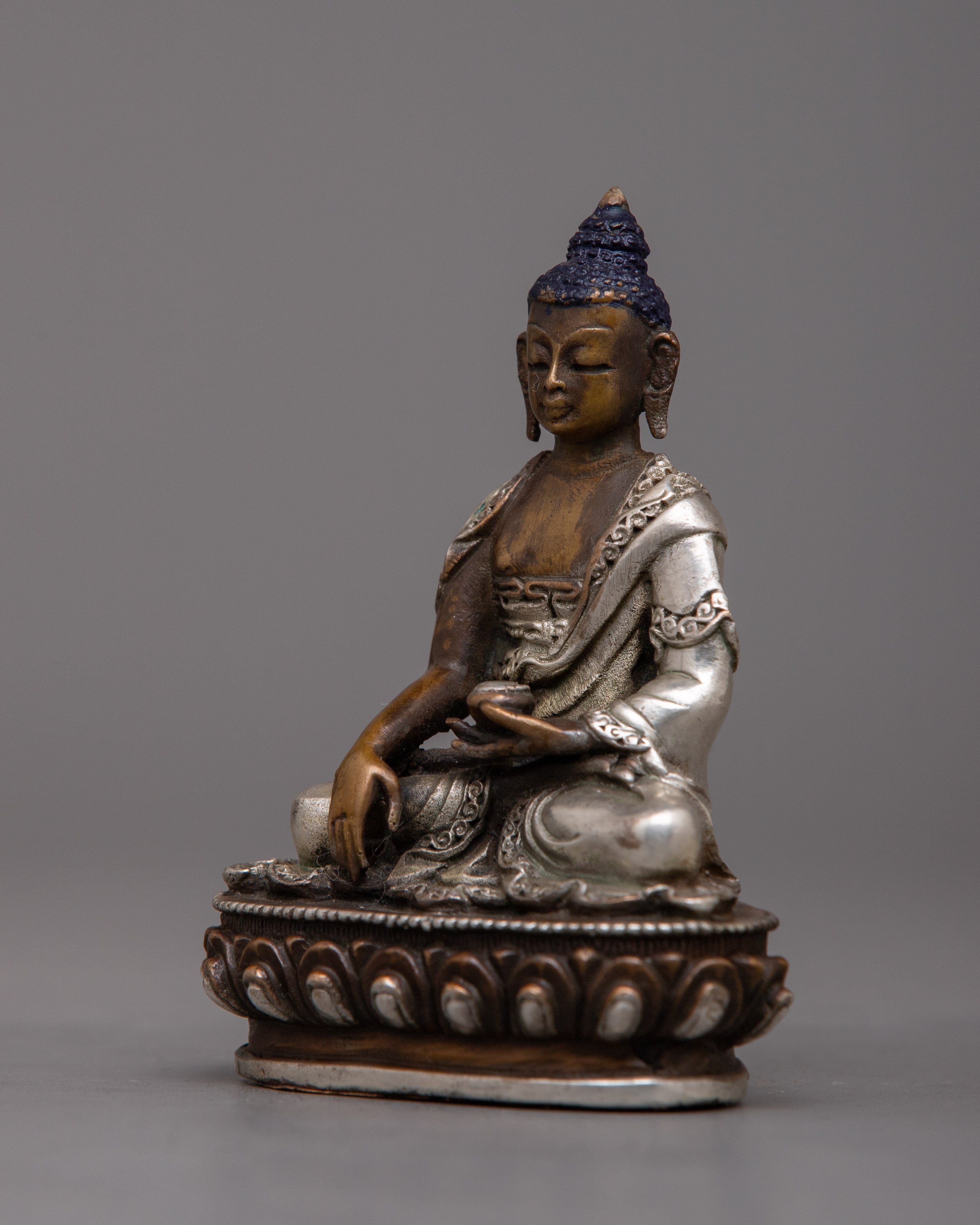 Shakyamuni Buddha Copper Statue | Serene Representation of the Enlightened One