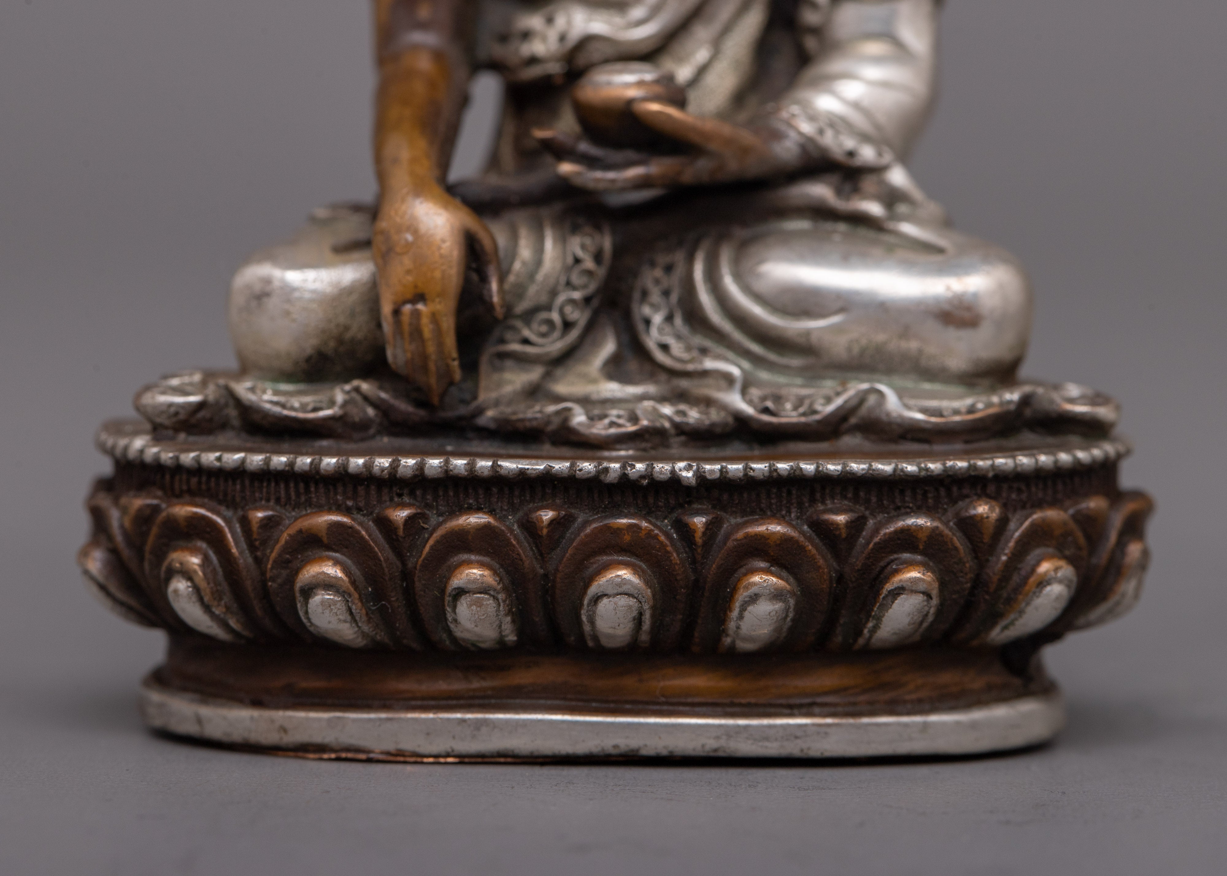 Shakyamuni Buddha Copper Statue | Serene Representation of the Enlightened One