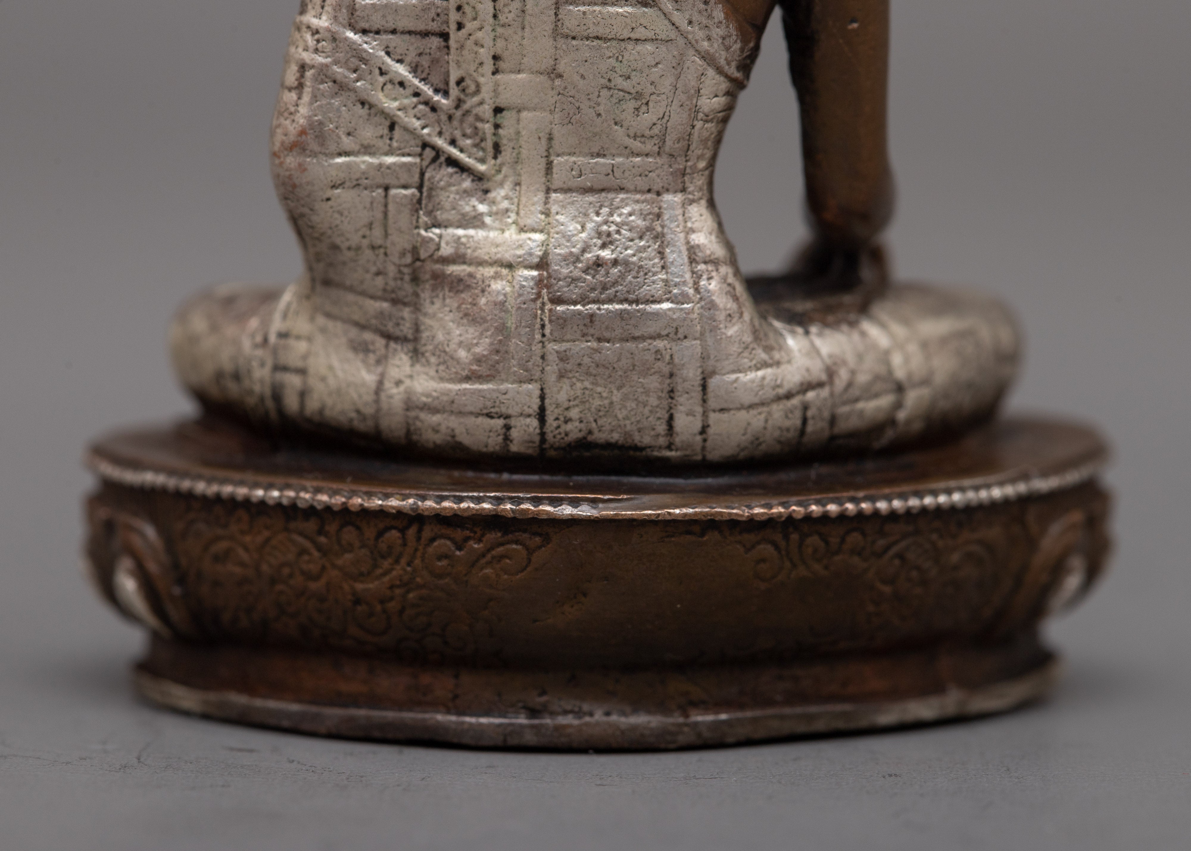 Meditating Shakyamuni Buddha Statue | Machine-Made, Crafted from Oxidized Copper