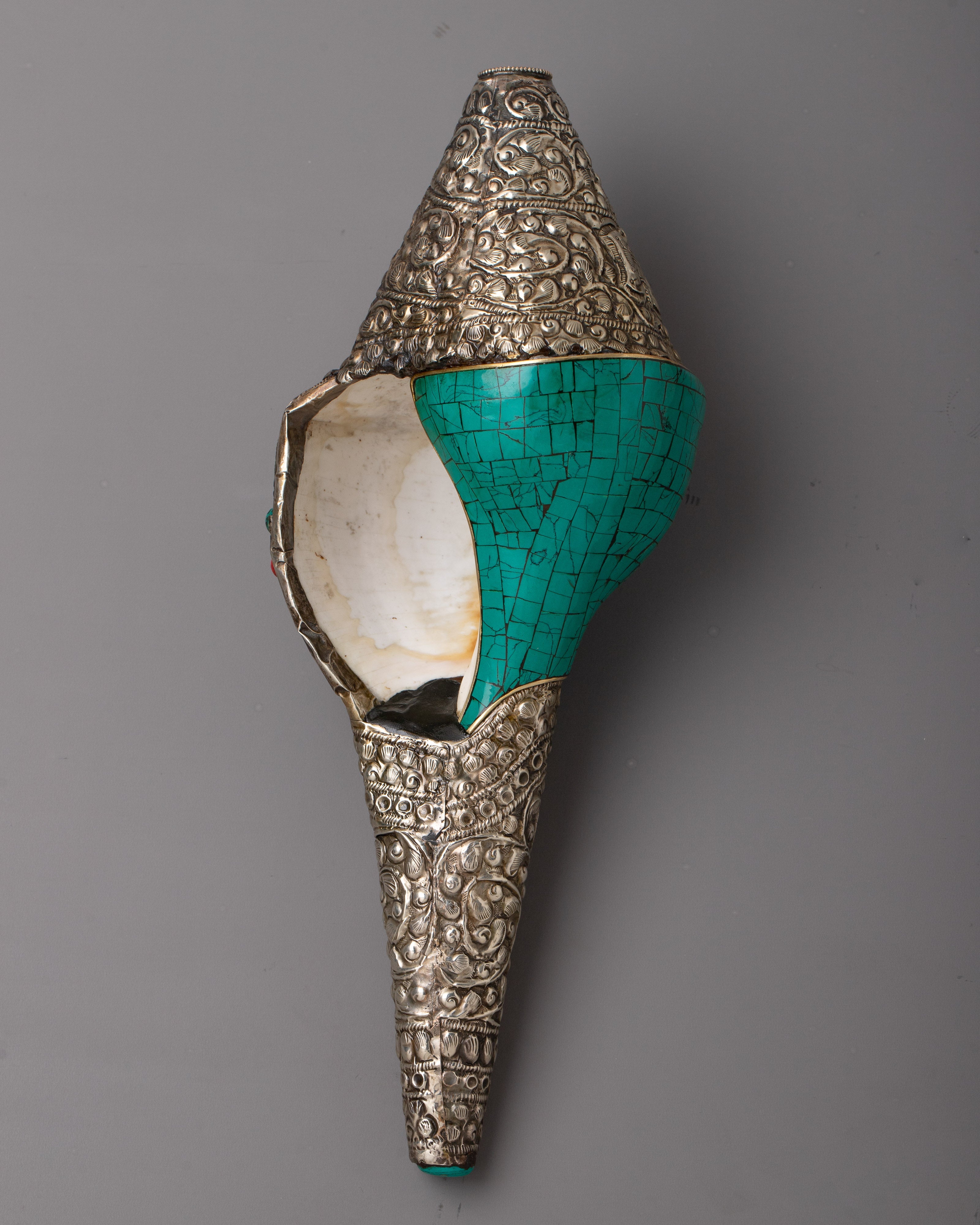 White Metal Conch Turquoise | Elegant Shankha for Spiritual Offerings