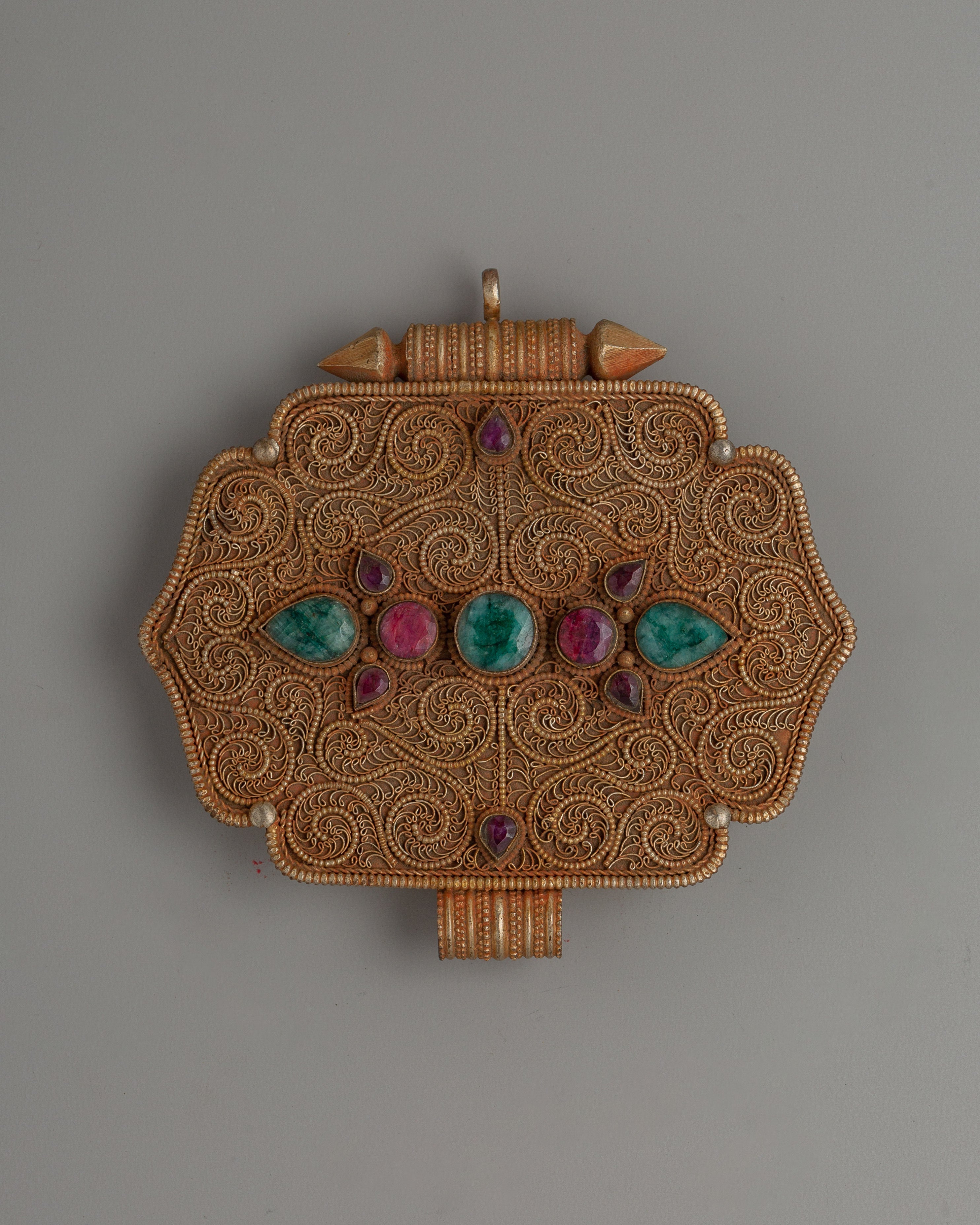 ghau-box-with-filigree-work