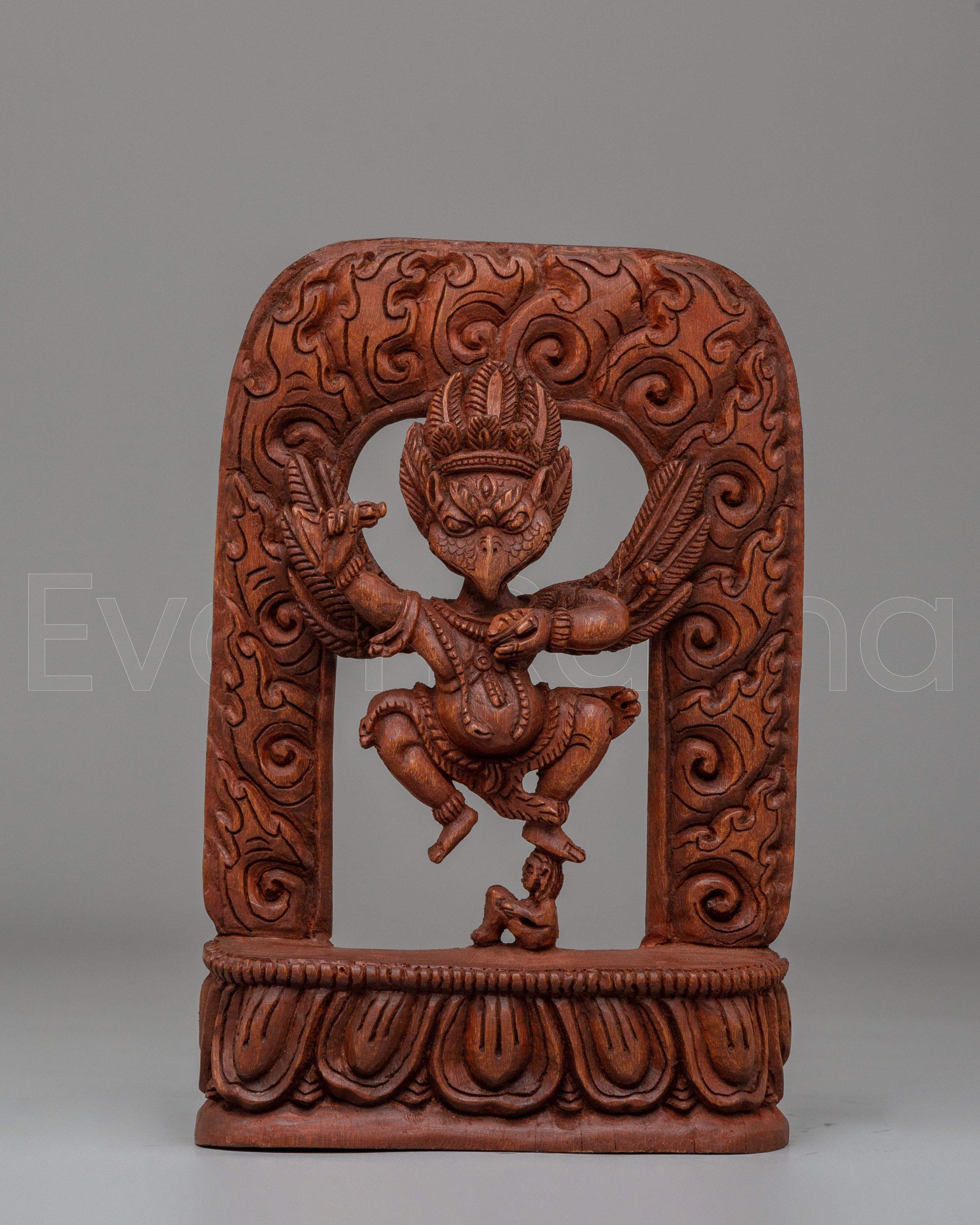 garuda-statue-the-divine-king-of-birds