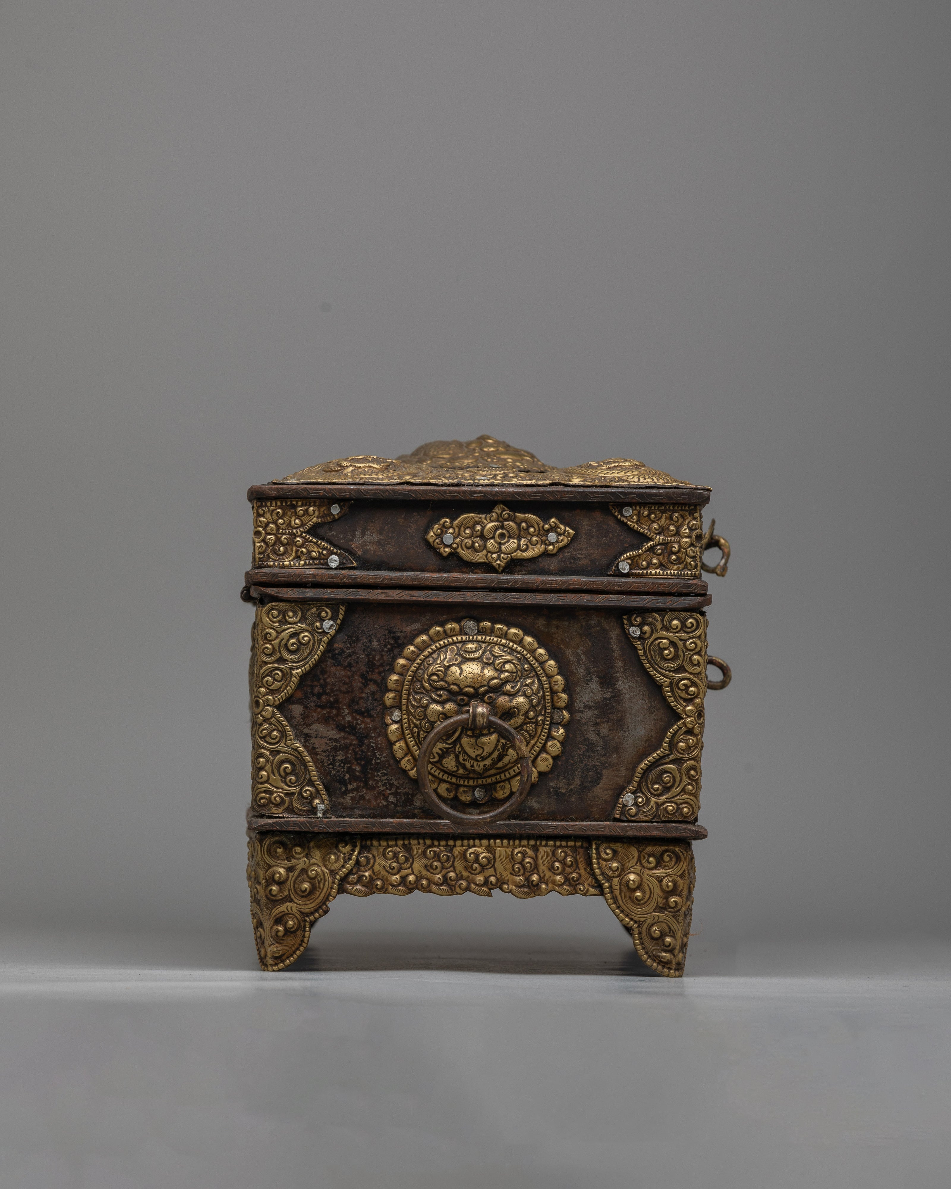 Wow Iron Box Treasure | Perfect for Preserving Your Most Precious Treasures in Style