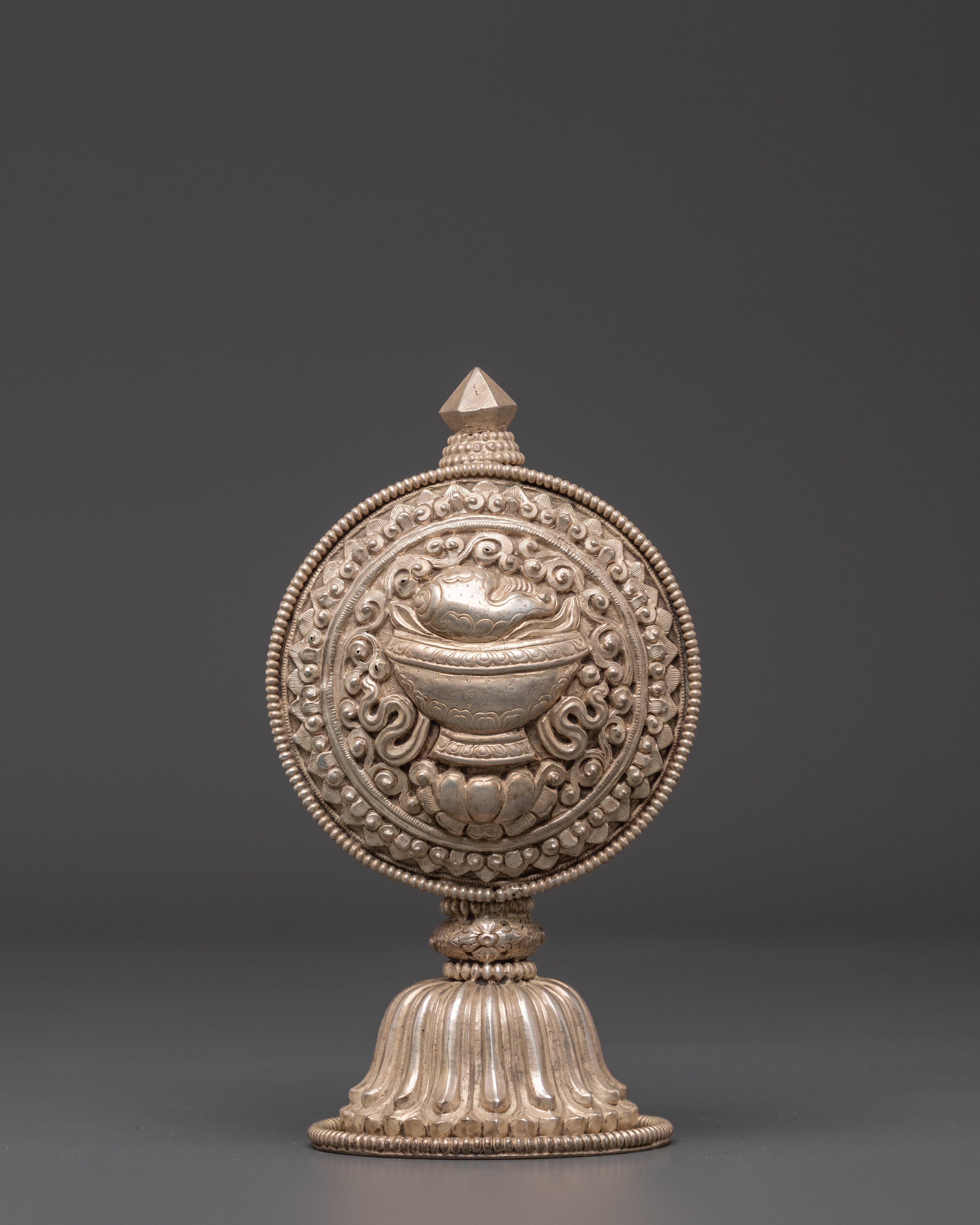 Buddhist Eight Auspicious Symbols of Prosperity | Spiritual Home Decor