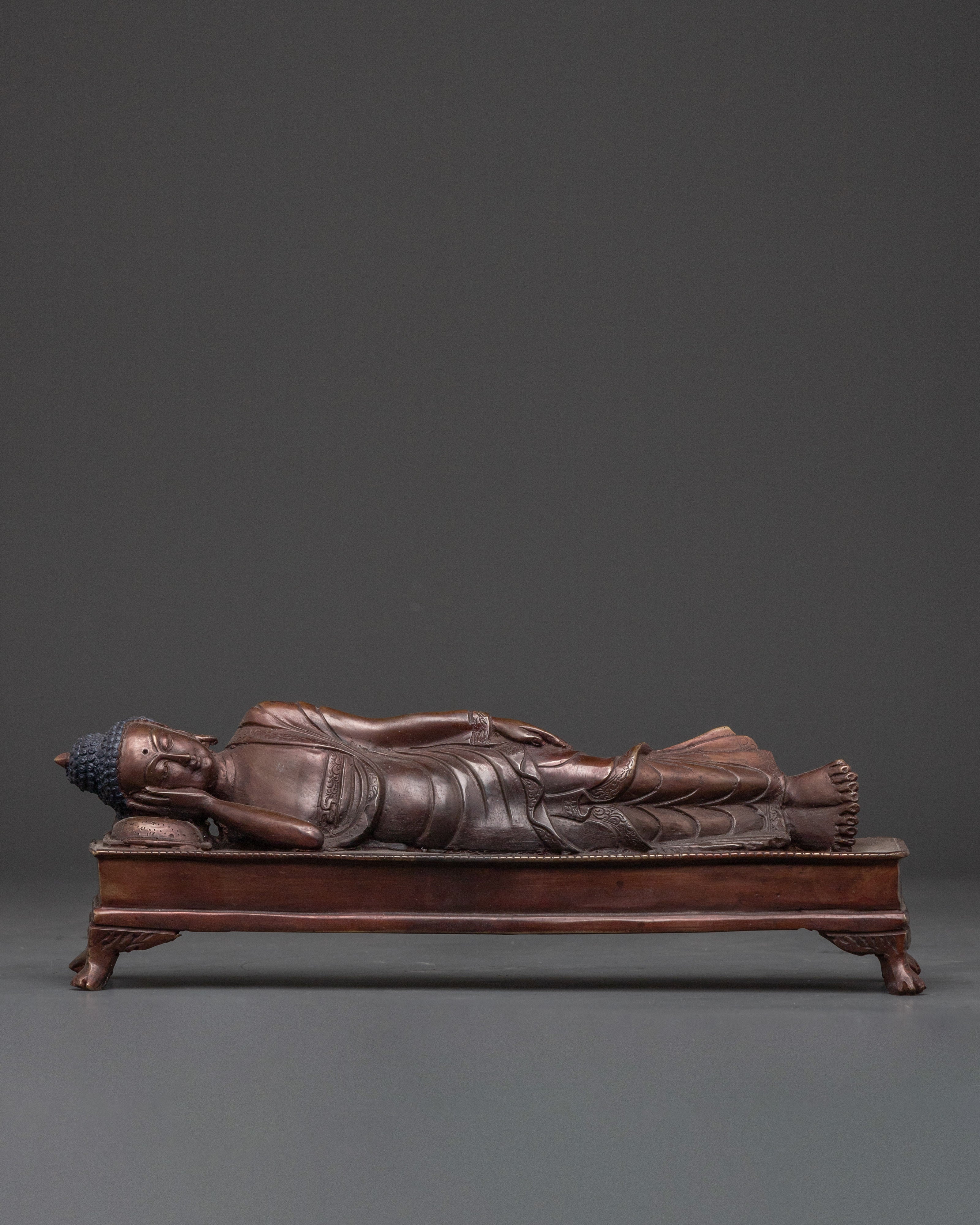 historical-sleeping-buddha-statue