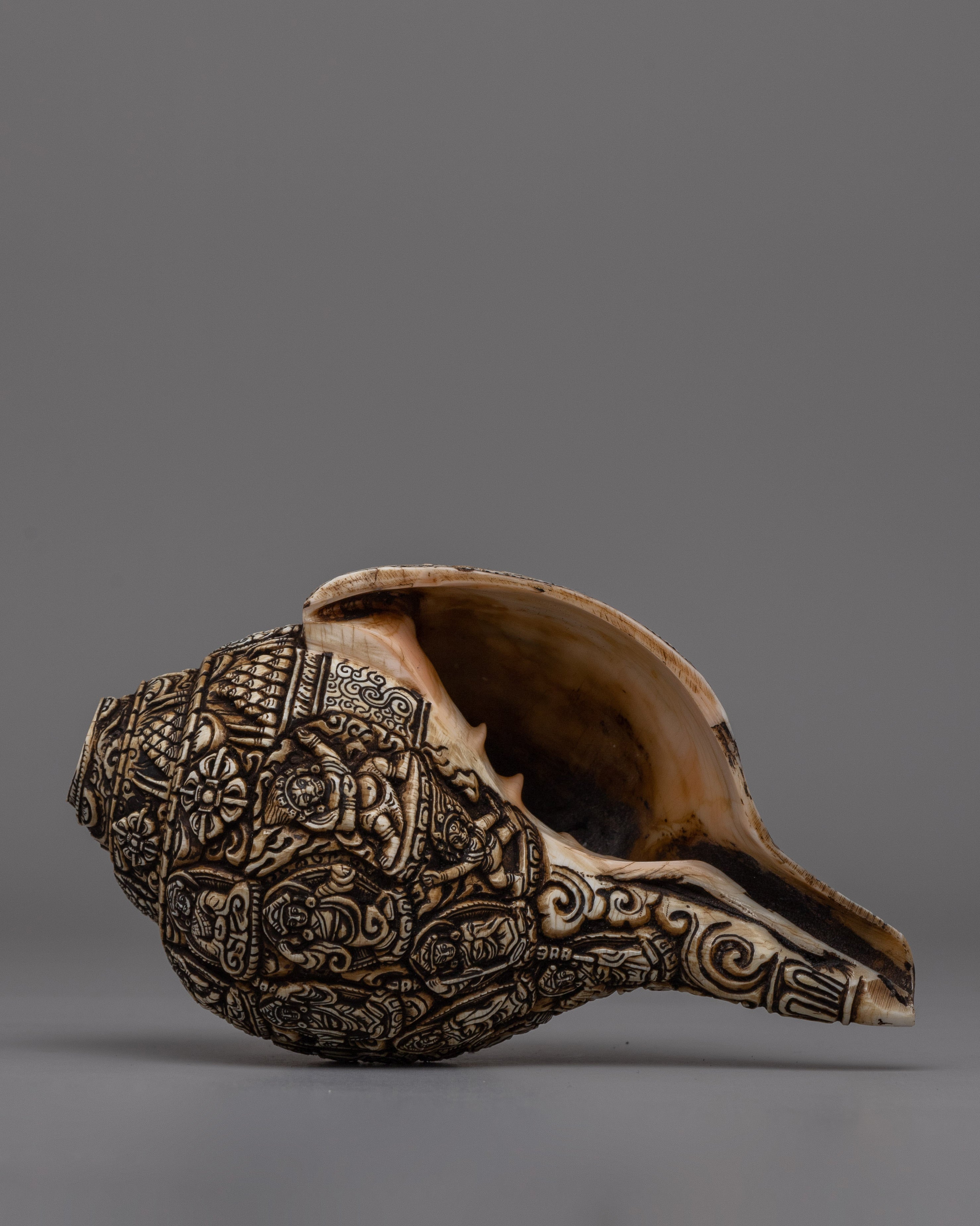 Handcrafted Traditional Tibetan Conch Shell