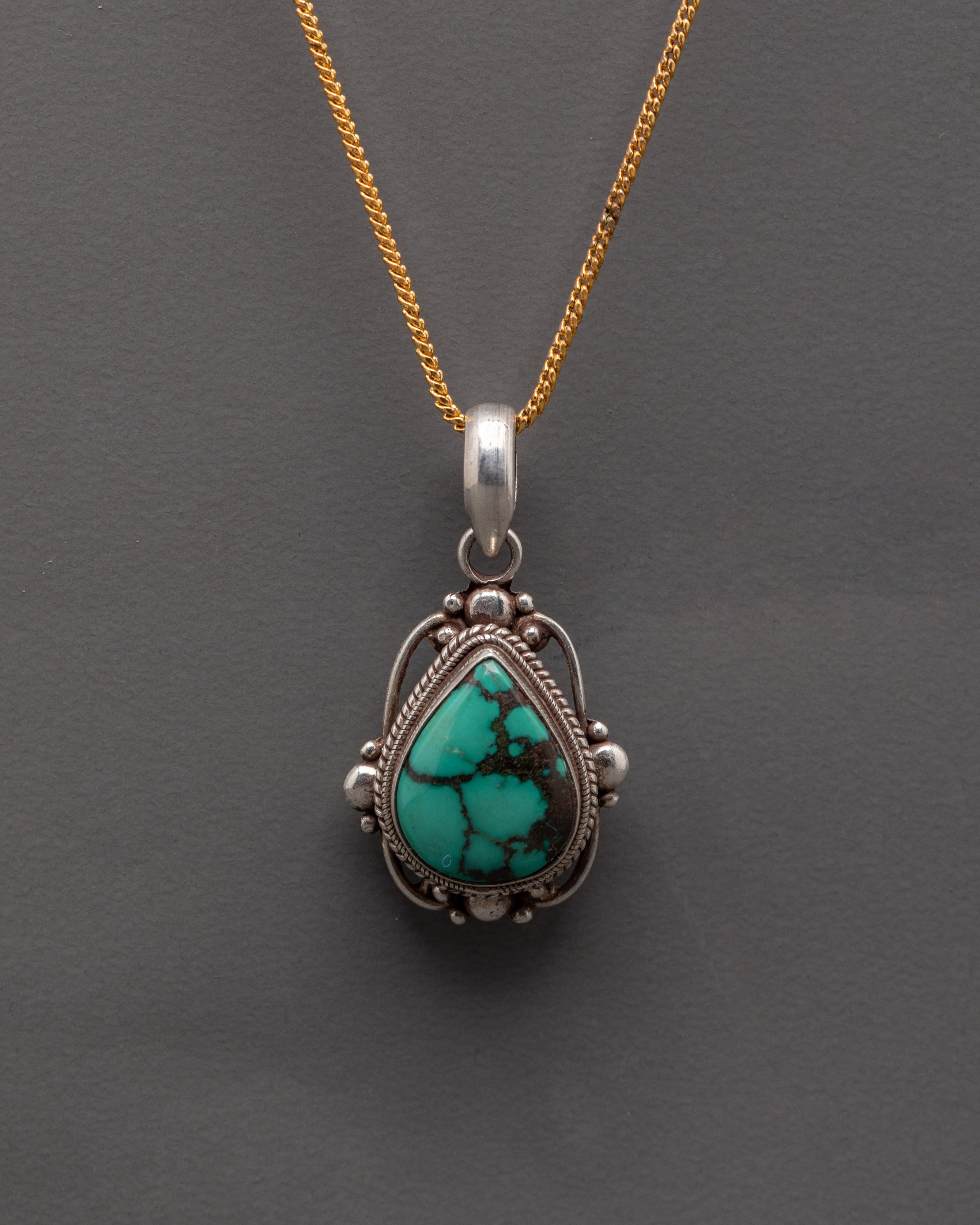 turquoise-locket-for-protective-features