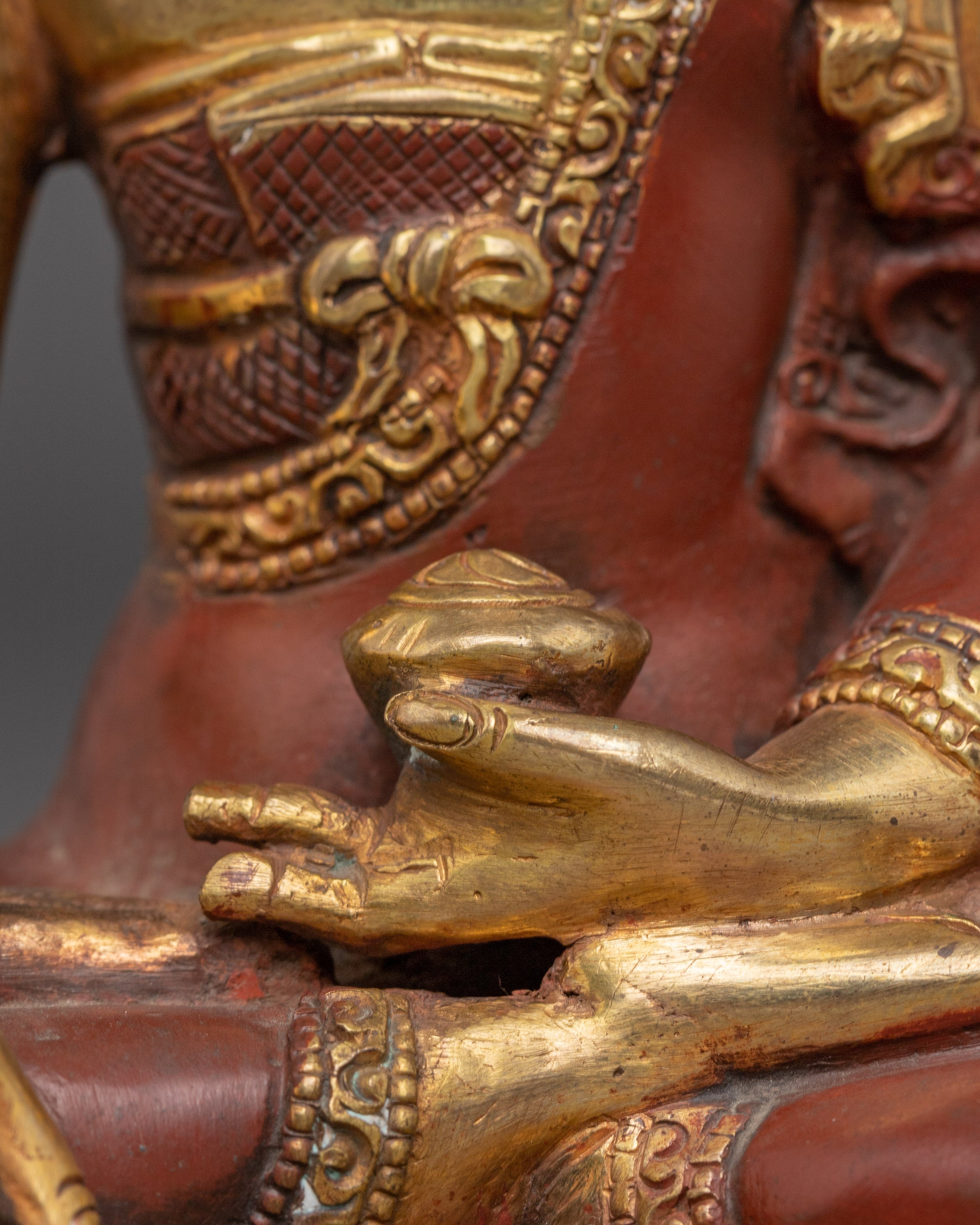 Shakyamuni Buddha Statue: Path to Enlightenment