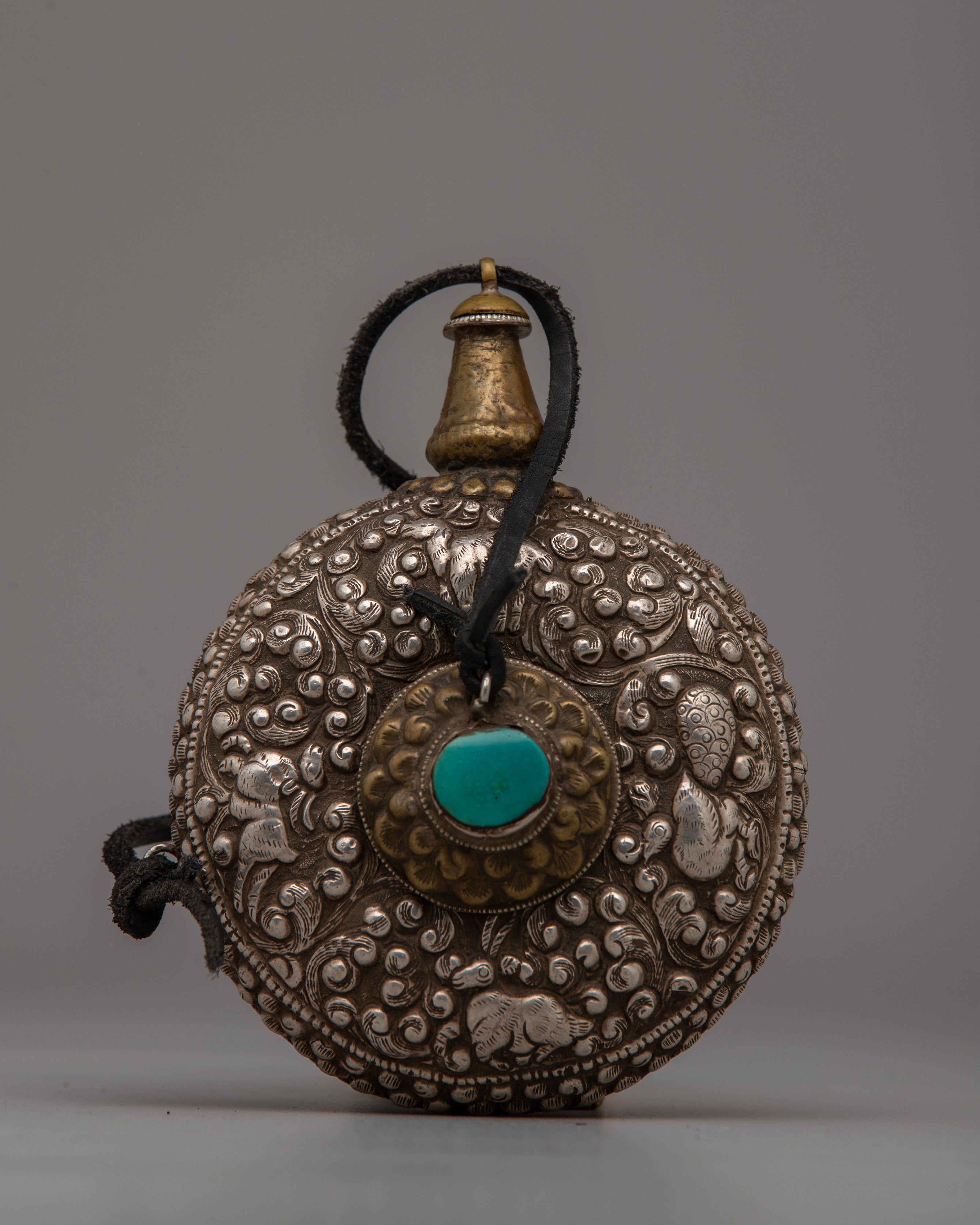 Handcrafted Silver Snuff Bottle