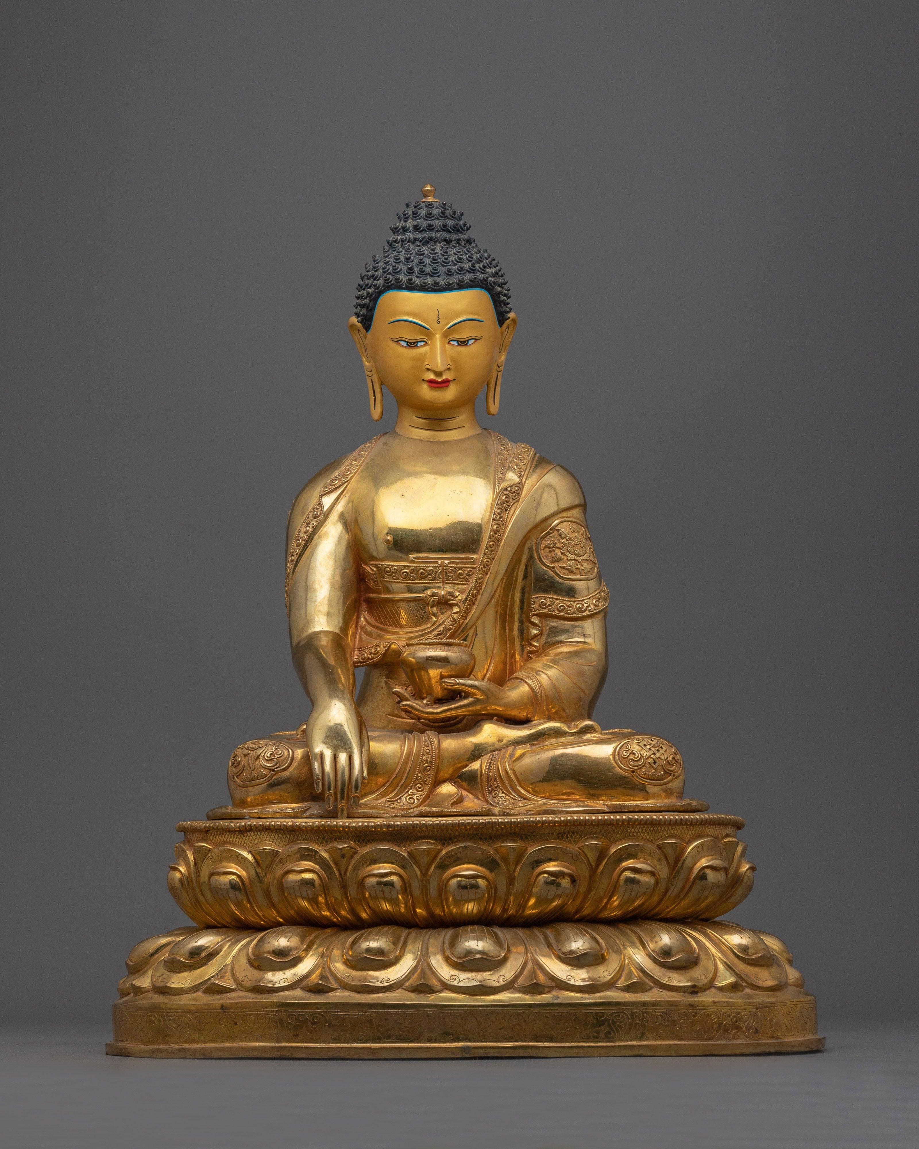 buddha-shakyamuni-nepalese sculpture