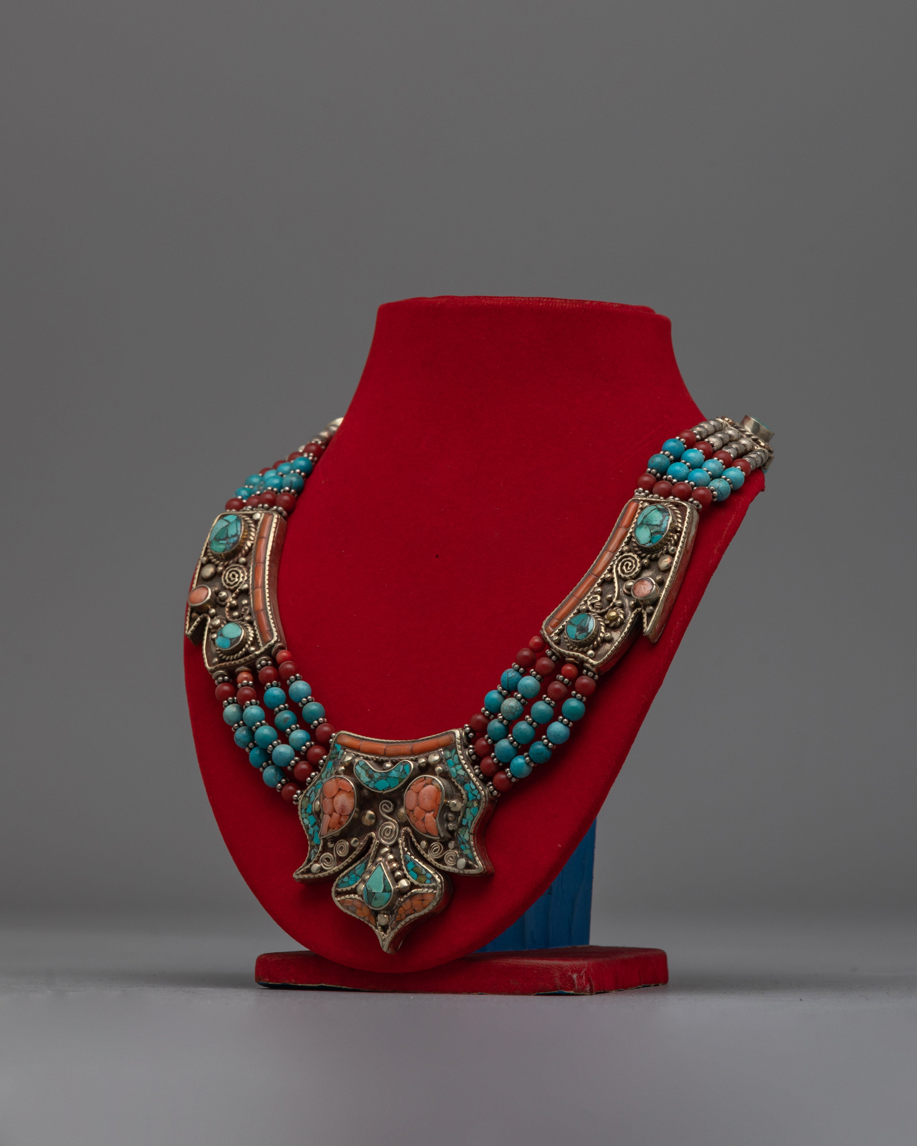 Turquoise White Stone Necklace | Elegant and Versatile Necklace for Any Occasion