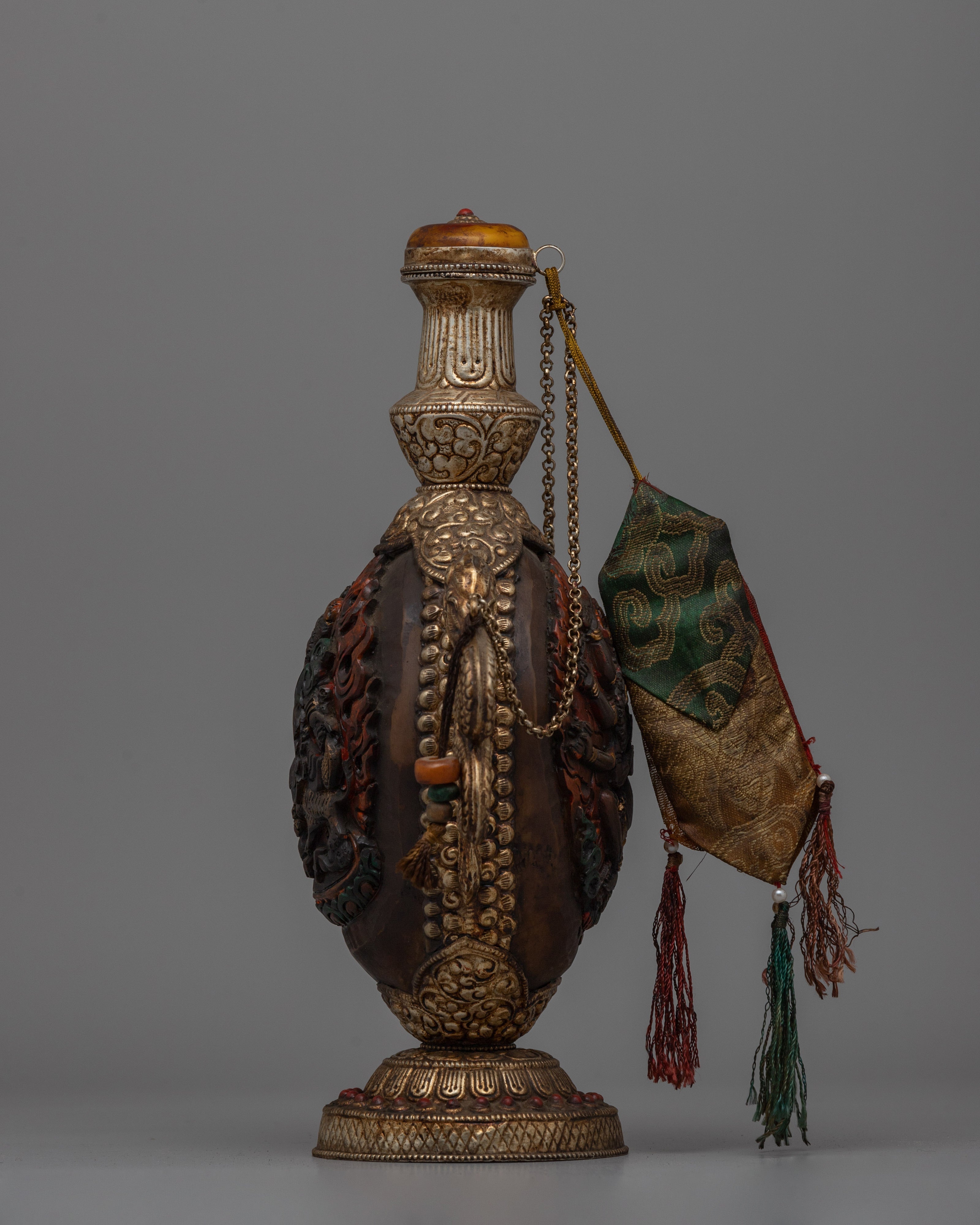 Handmade Tibet Snuff Bottle | Beautifully Crafted with Traditional Tibetan Detailing