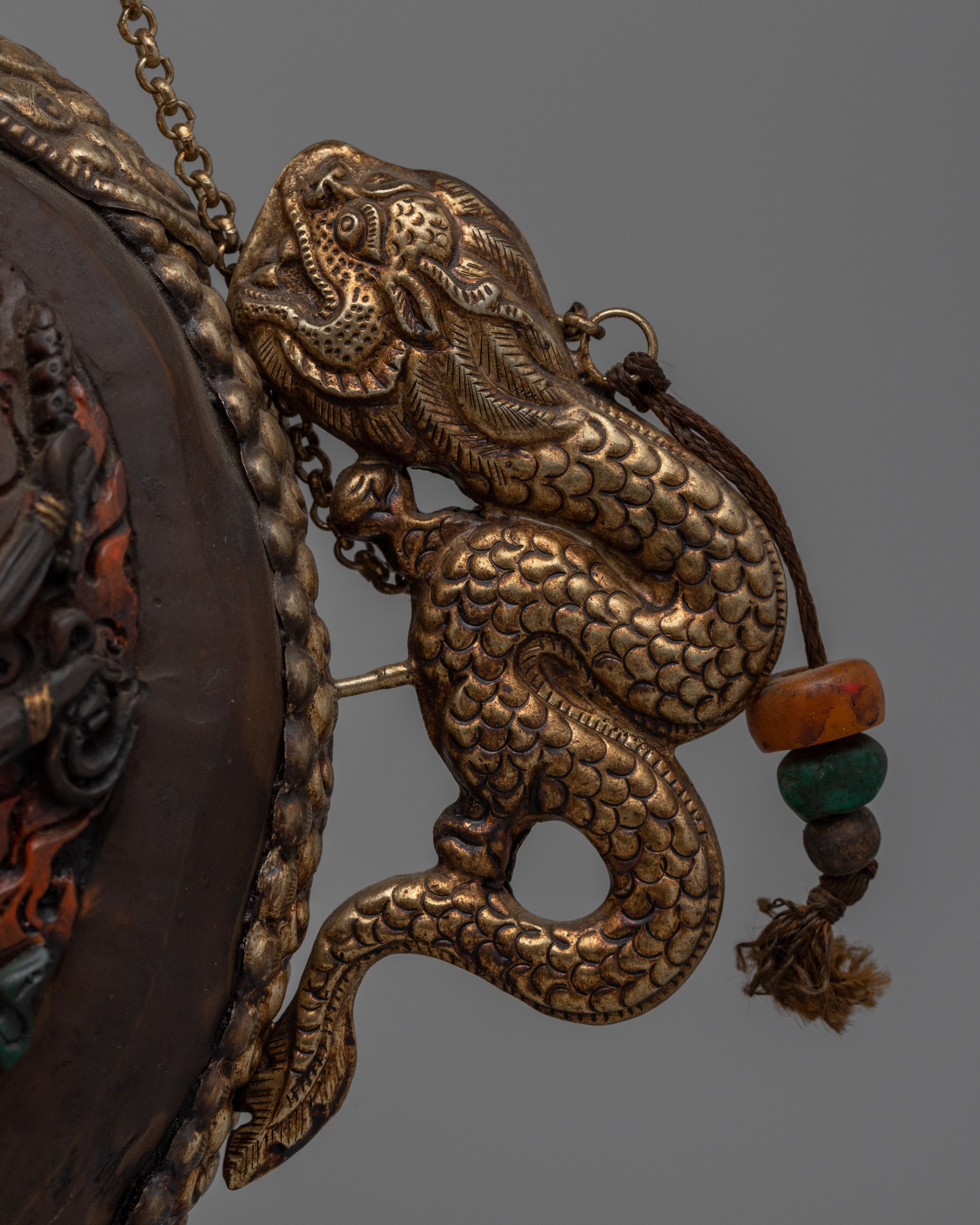 Handmade Tibet Snuff Bottle | Beautifully Crafted with Traditional Tibetan Detailing