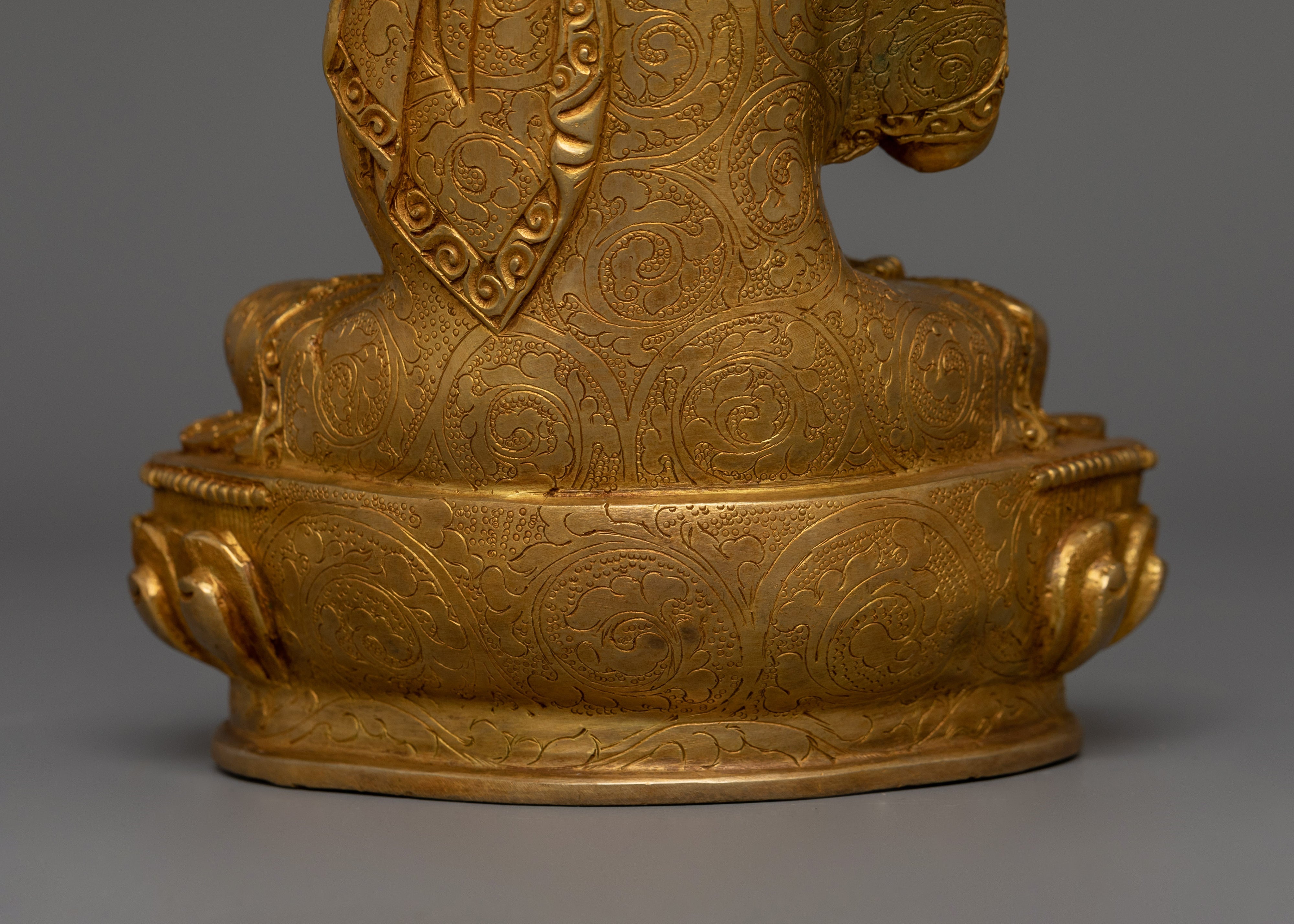 Himalayan Figurine of Tsongkhapa Set | The Ocean of Wisdom