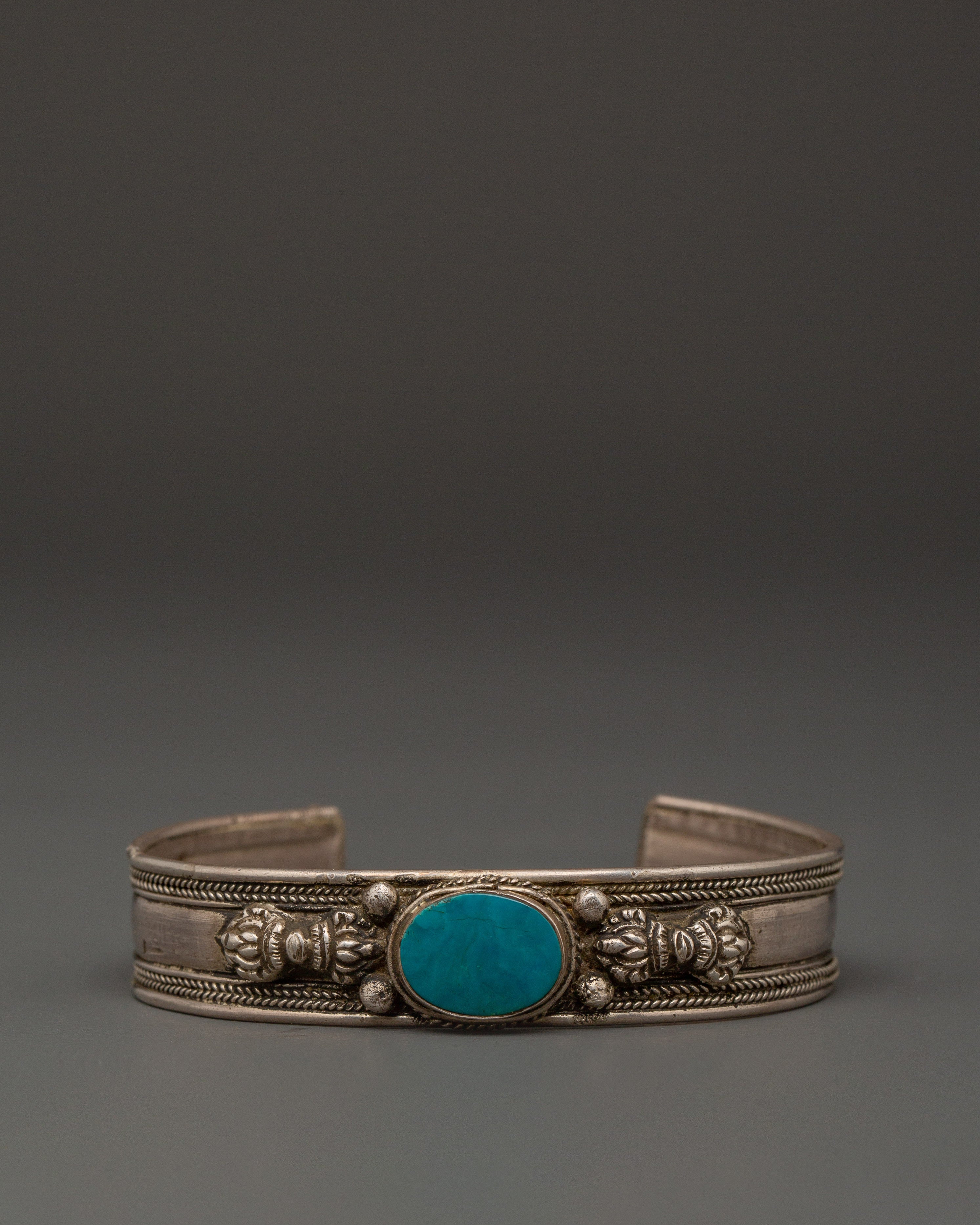 handcrafted-silver-turquoise-inlaid-bracelet