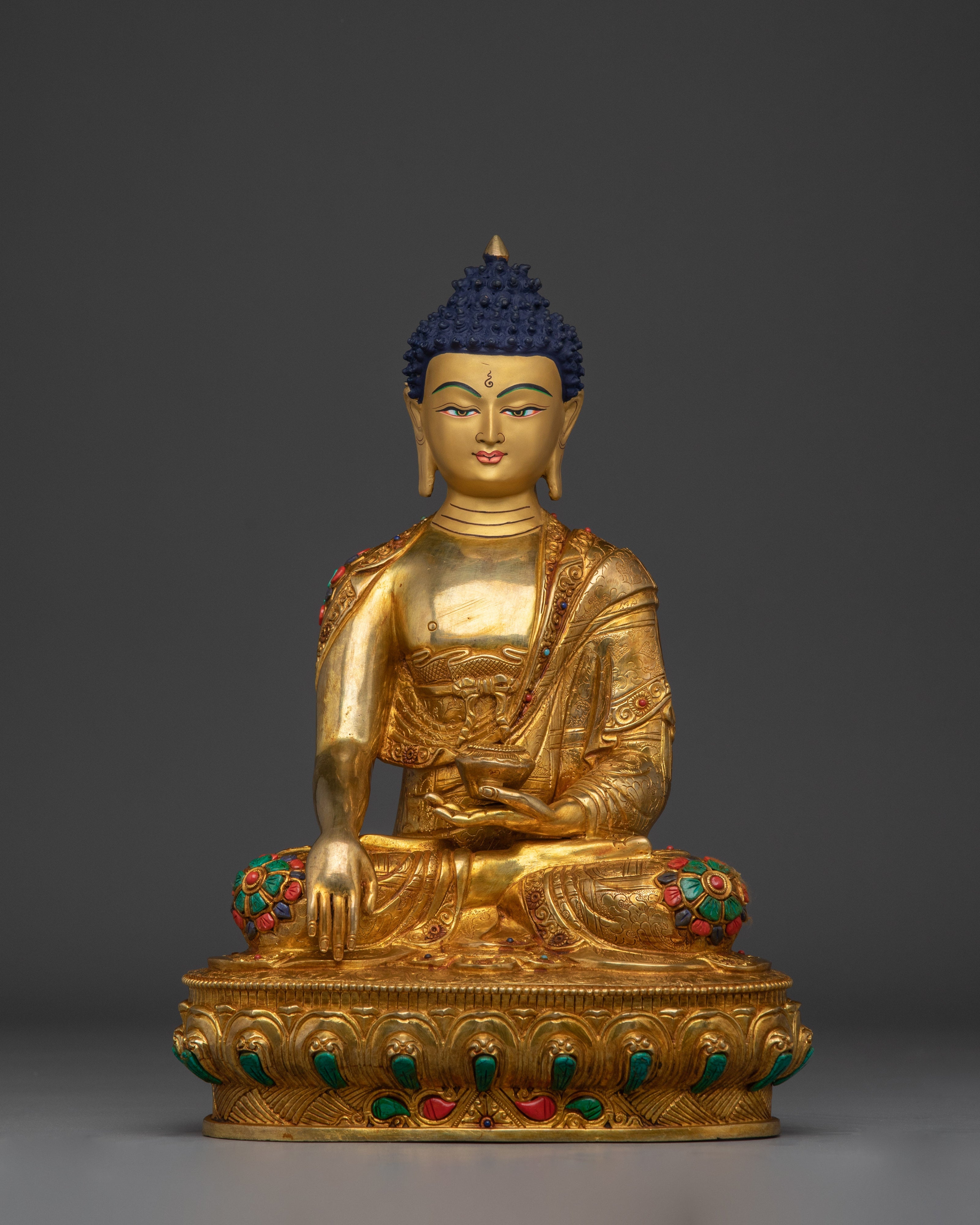 shakyamuni-buddha-sacred-figure