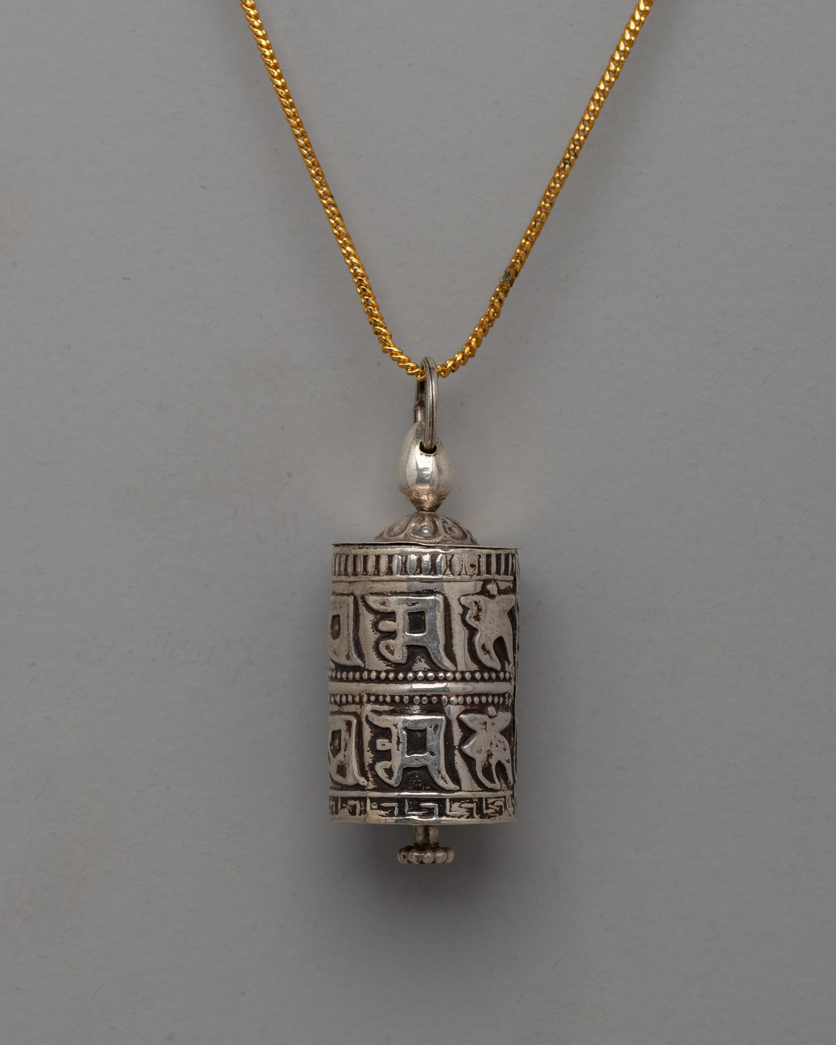prayer-wheel-locket