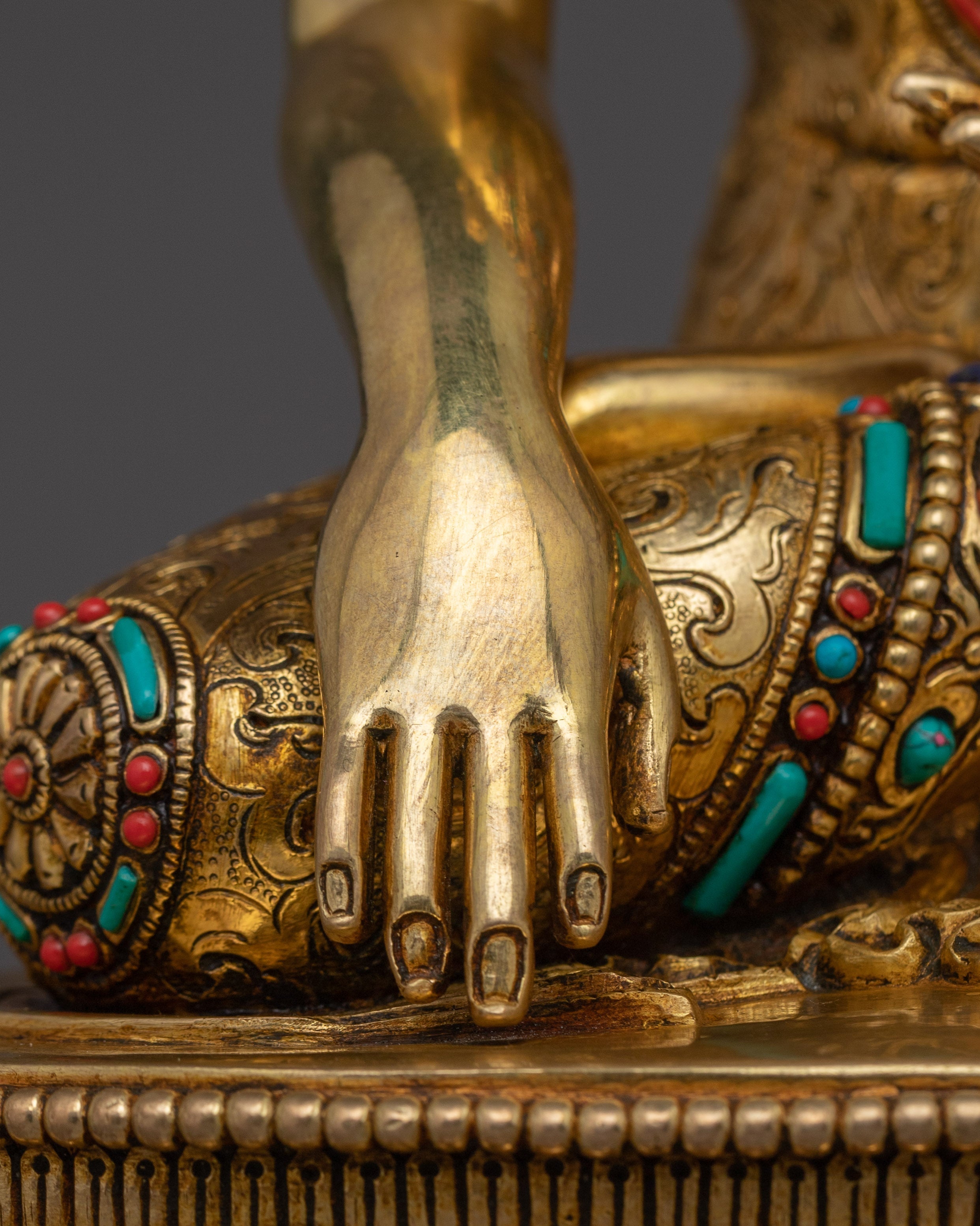 Founder of Buddhism Shakyamuni Buddha | Gautama Buddha - The Honored One