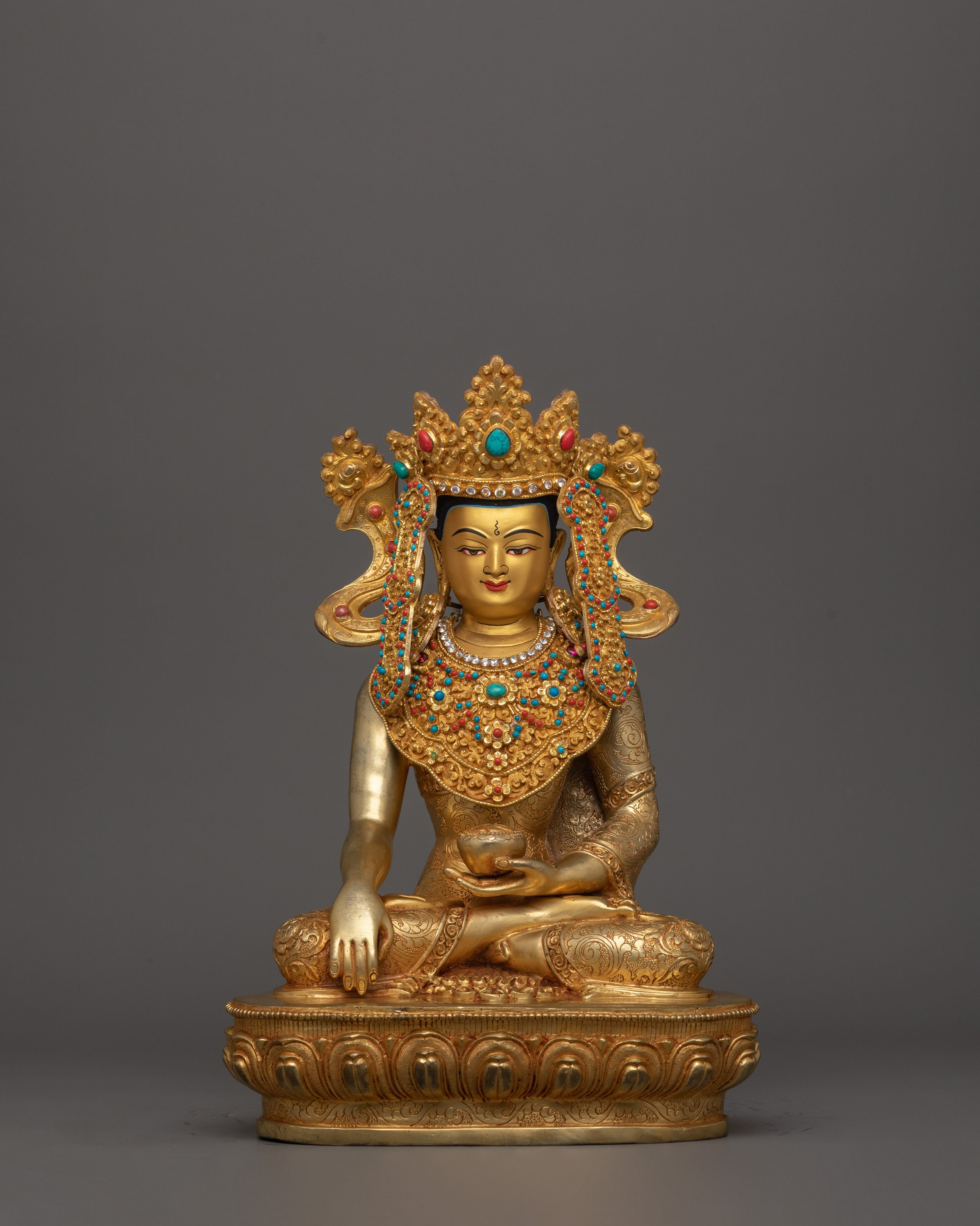 royal-buddha-crown-shakyamuni