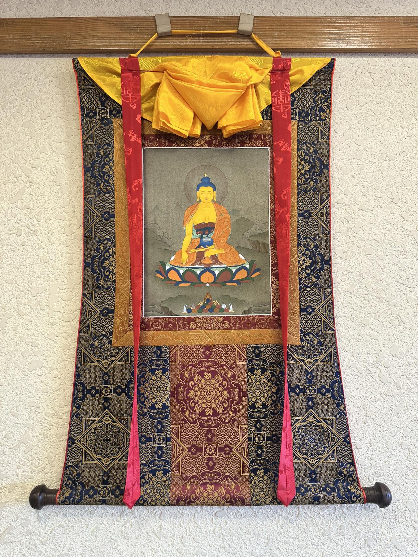 Meditating Buddha Shakyamuni | Thangka Painting of the Enlightened One With Brocade