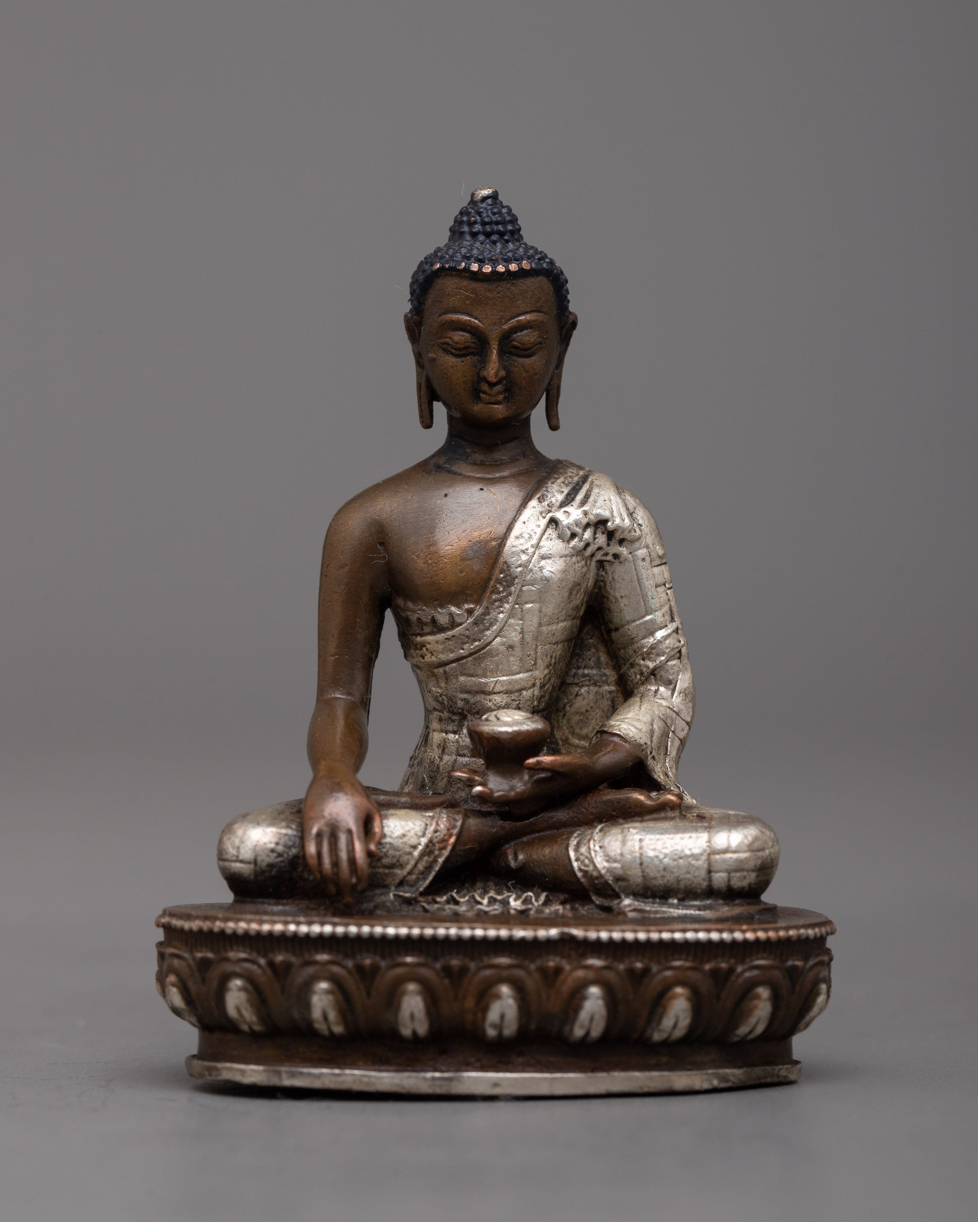 Meditating Shakyamuni Buddha Statue