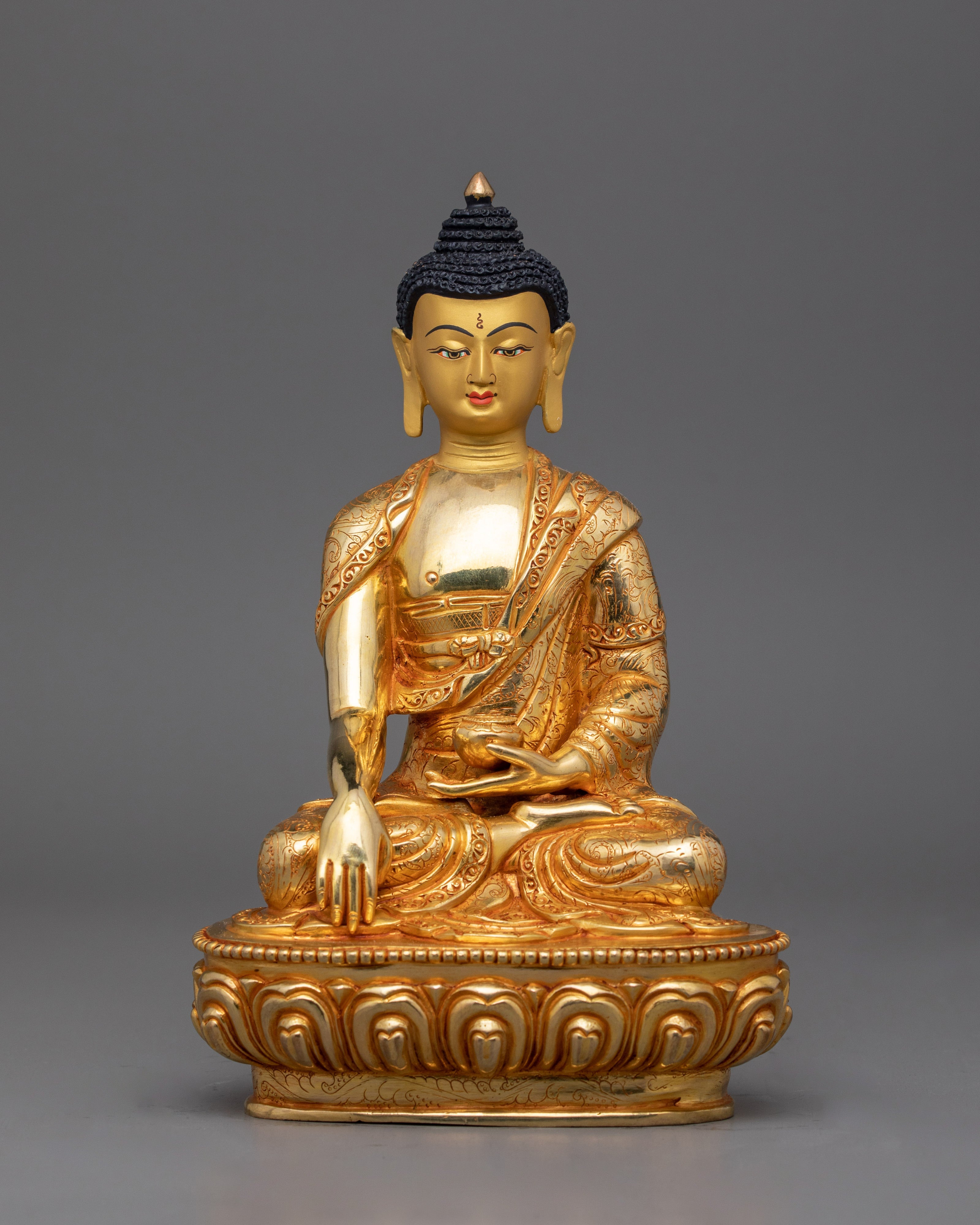 gold-gilded-tranquil-shakyamuni