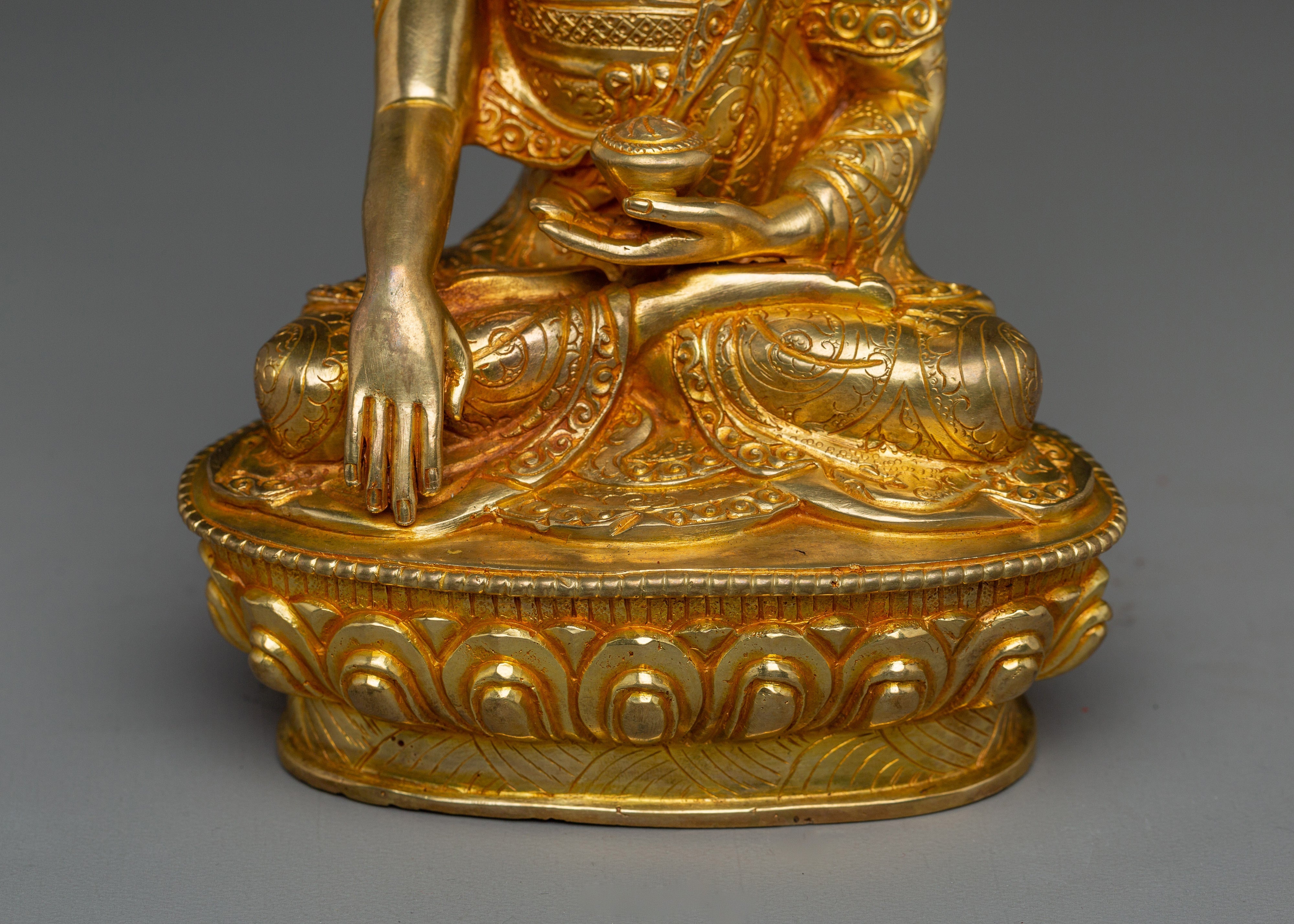 24K Gold Gilded Buddha Shakyamuni Artwork | Founder of the Buddhist Path