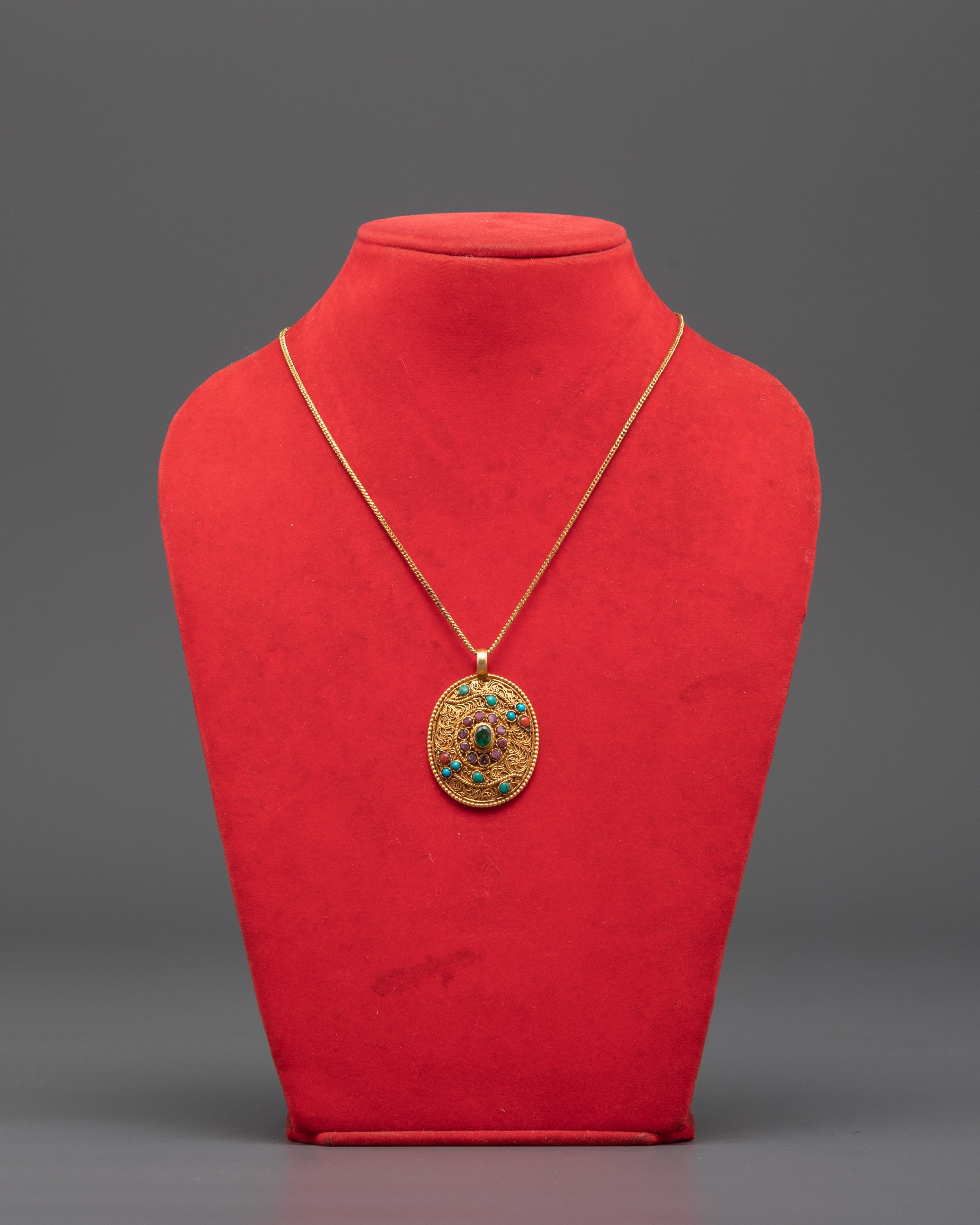 Elegant Handcrafted Gold Filigree Locket