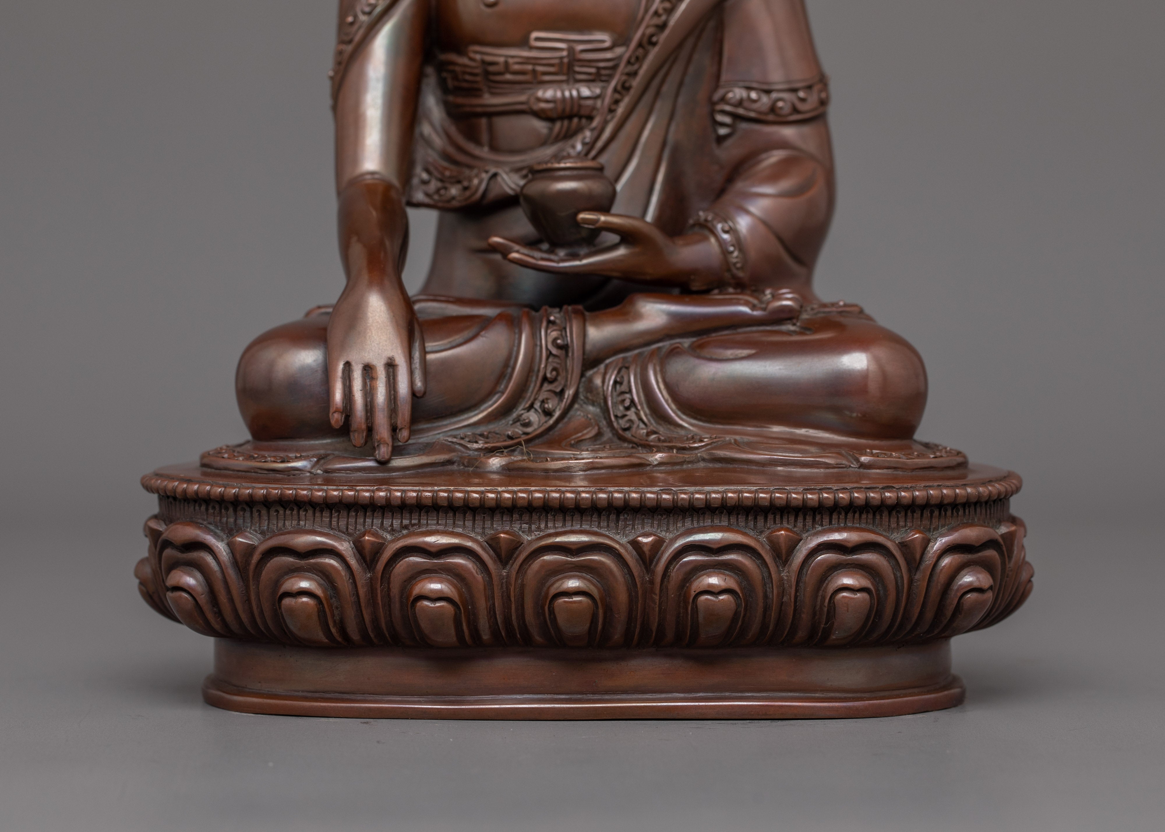 Enlightened Buddha Shakyamuni Statue for Meditation | Symbol of Serenity