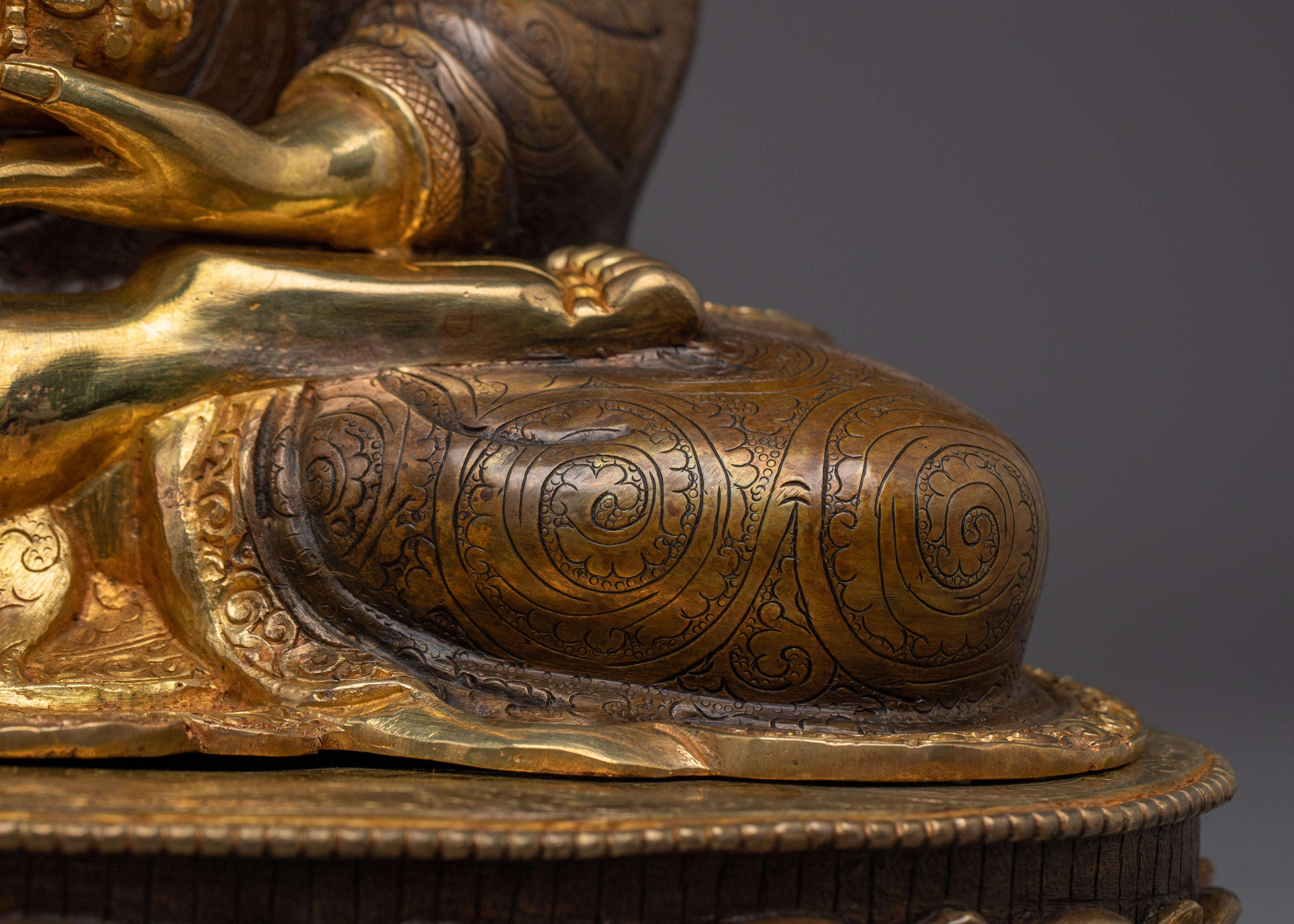 Shakyamuni Buddha Statue with Copper Body | A Symbol of Enlightenment and Tranquility