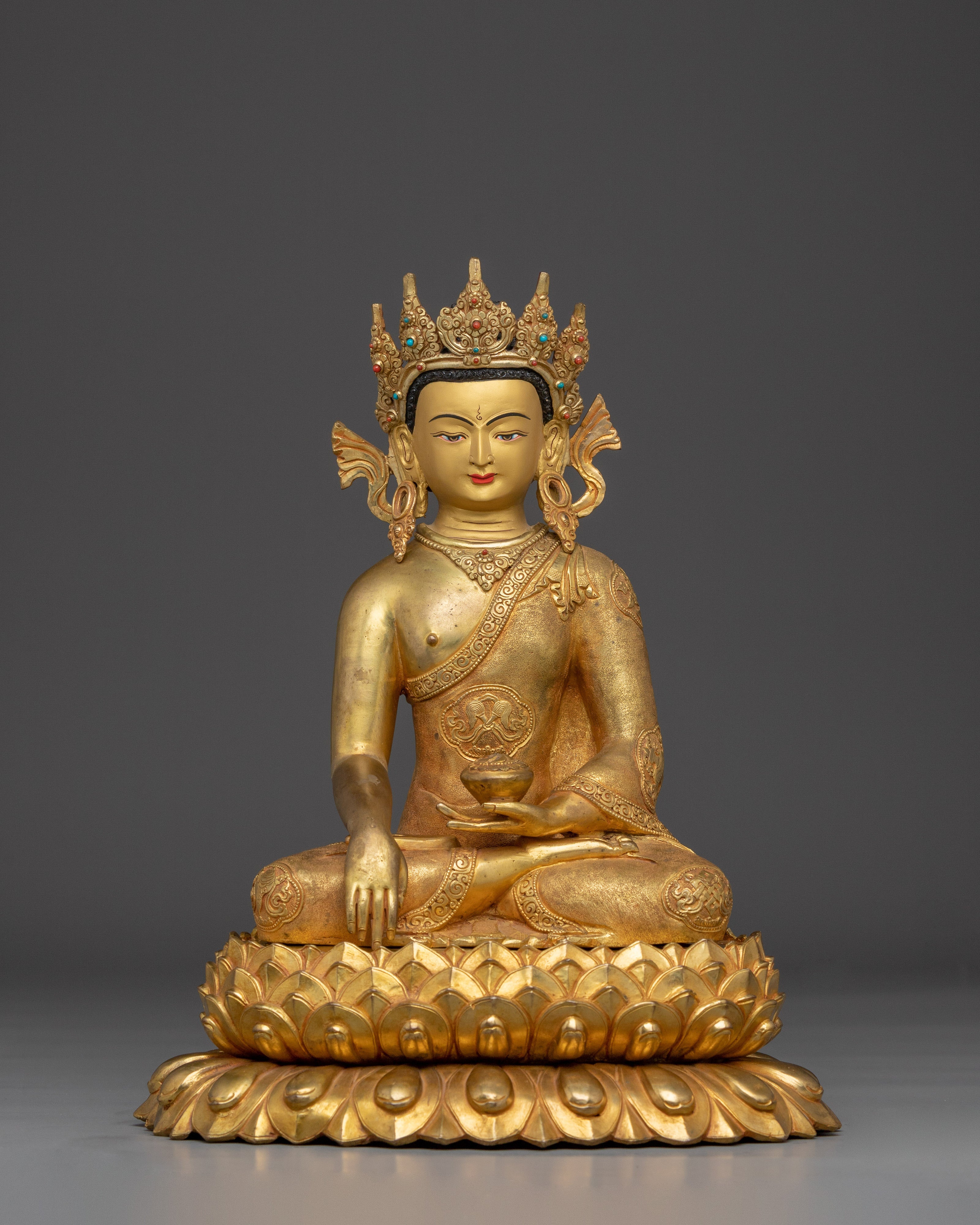 statue-of-crown-shakyamuni-buddha